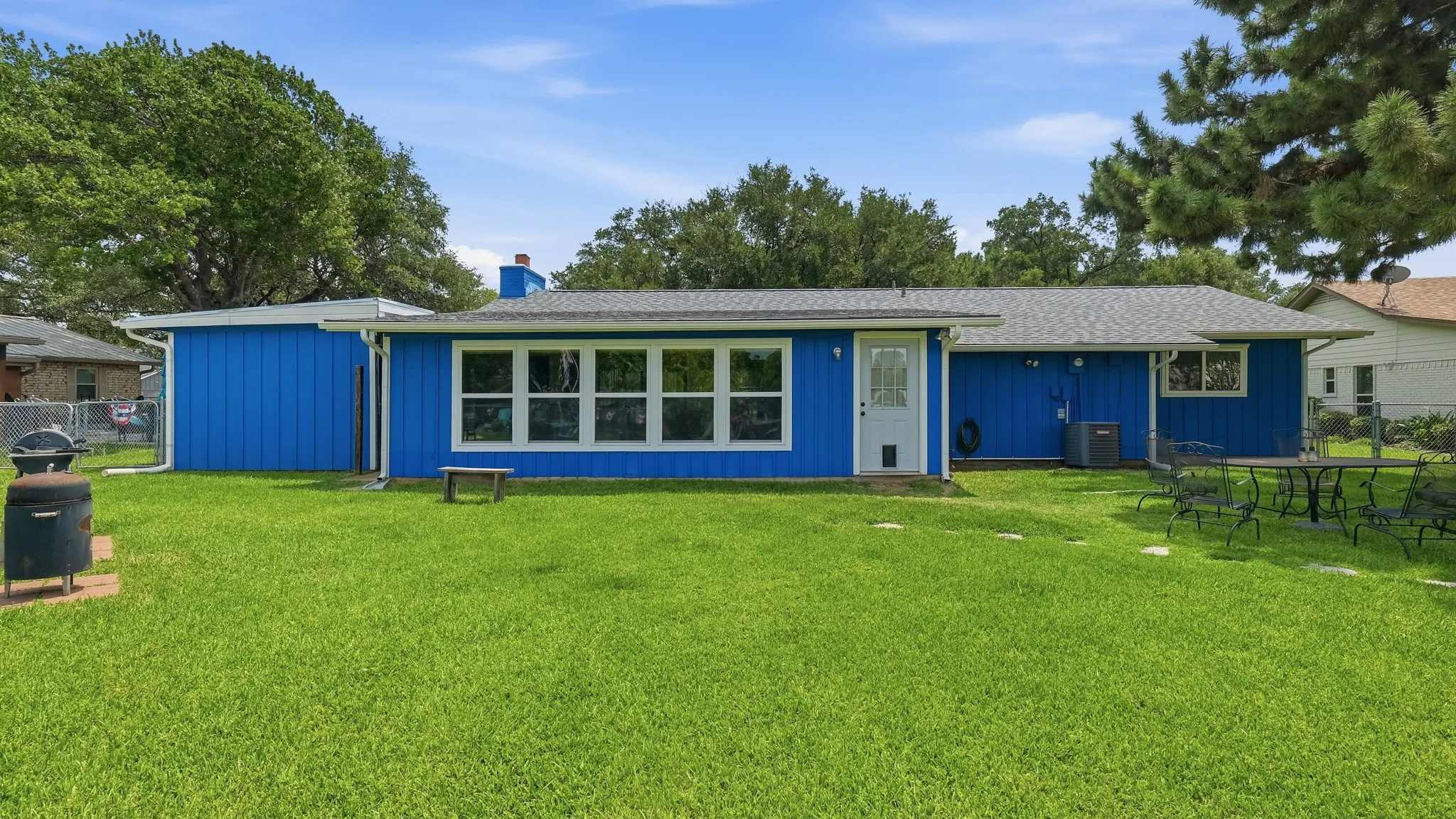 Single Family Residence For Sale in Hood County , 3904 Winding Way, Granbury, Texas 76049, 2 Bedroom, 2 Bathroom, 1 Garage spaces, 1,662 Sqft, built in 1978, mls#21351940, Real Estate Agent in Granbury, Homes For Sale in Hood county, Homes For Sale in Granbury, Realtor in Granbury Texas, Real Estate Brokerage Independent Realty Texas, Luminita Cordes Realtor