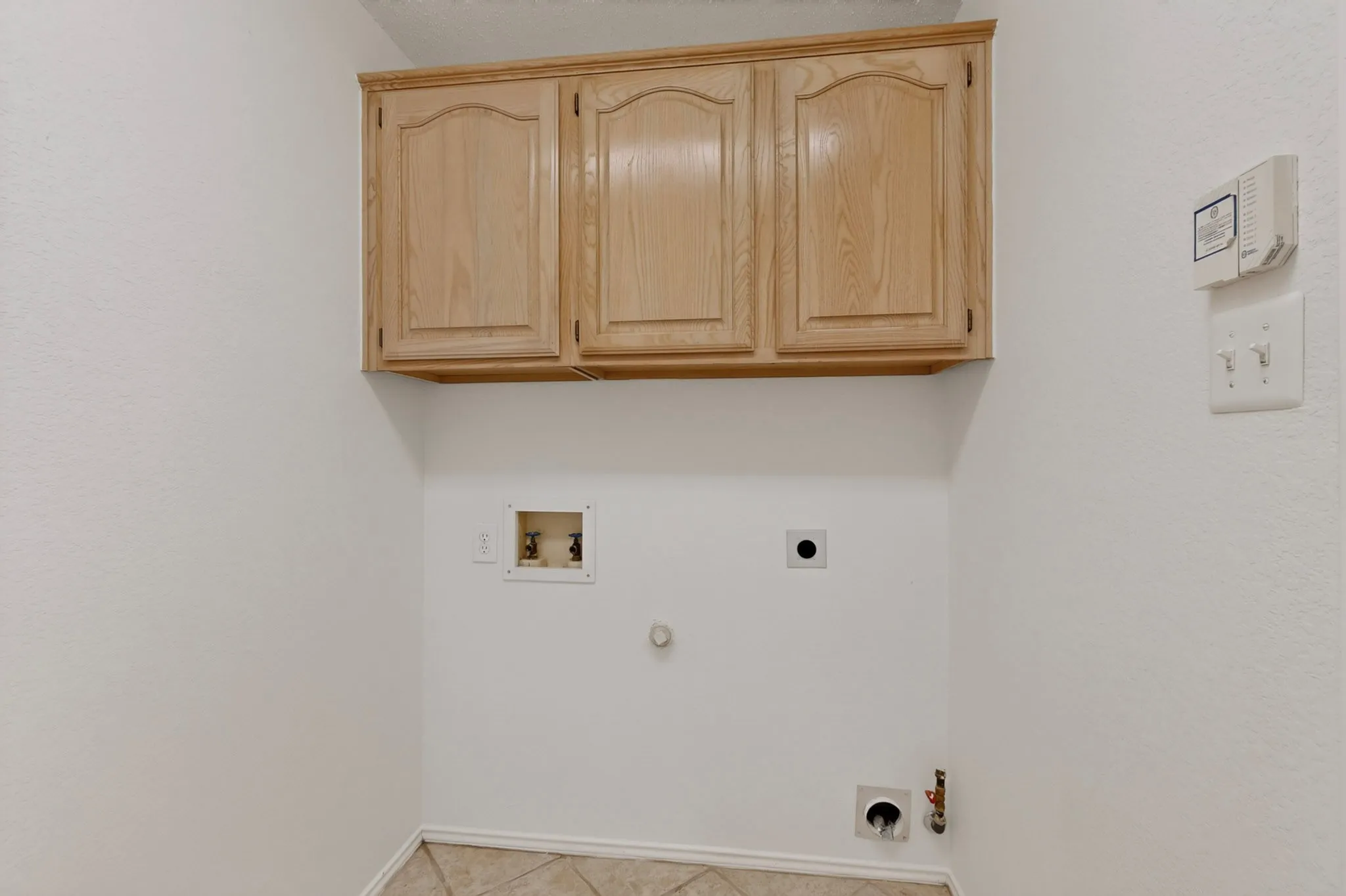 Single Family Residence For Rent in Collin County , 2312 London Drive, Plano, Texas 75025, 3 Bedroom, 2 Bathroom, 2 Garage spaces, 1,514 Sqft, built in 1994, mls#21352077, Real Estate Agent in Plano, Homes For Rent in Collin county, Homes For Rent in Plano, Realtor in Plano Texas, Real Estate Brokerage Independent Realty Texas, Luminita Cordes Realtor