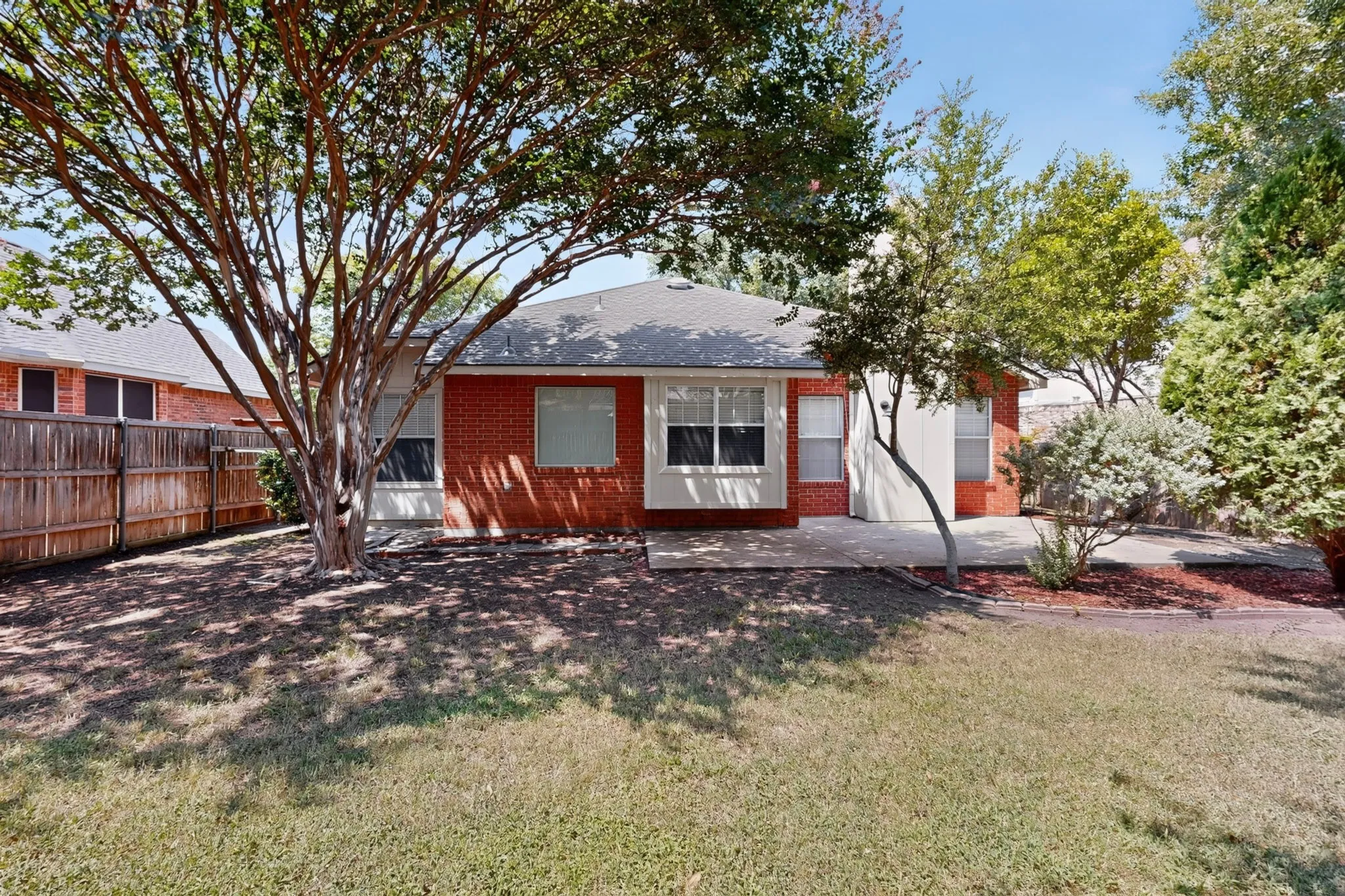 Single Family Residence For Rent in Collin County , 2312 London Drive, Plano, Texas 75025, 3 Bedroom, 2 Bathroom, 2 Garage spaces, 1,514 Sqft, built in 1994, mls#21352077, Real Estate Agent in Plano, Homes For Rent in Collin county, Homes For Rent in Plano, Realtor in Plano Texas, Real Estate Brokerage Independent Realty Texas, Luminita Cordes Realtor
