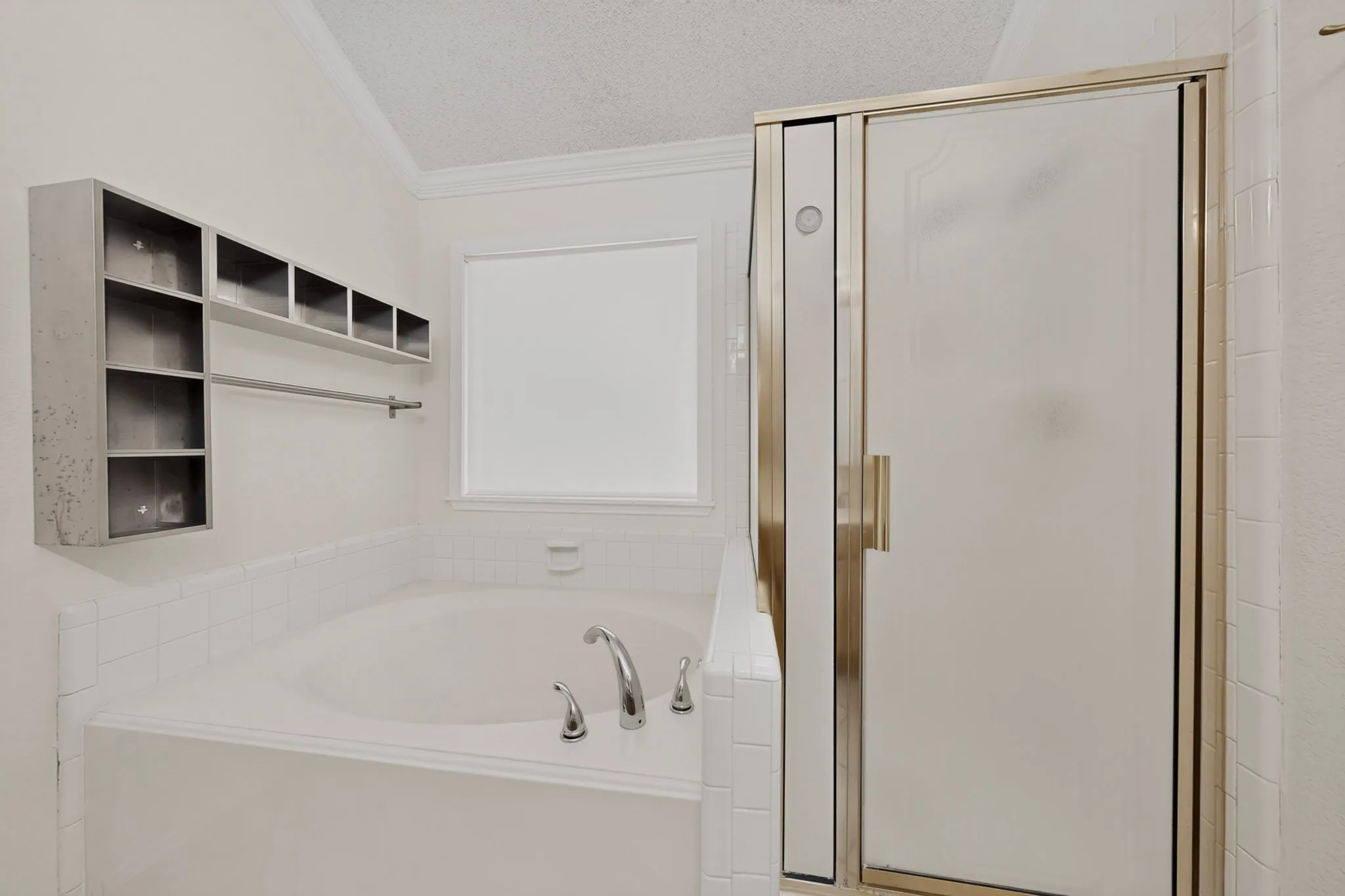 Single Family Residence For Rent in Collin County , 2312 London Drive, Plano, Texas 75025, 3 Bedroom, 2 Bathroom, 2 Garage spaces, 1,514 Sqft, built in 1994, mls#21352077, Real Estate Agent in Plano, Homes For Rent in Collin county, Homes For Rent in Plano, Realtor in Plano Texas, Real Estate Brokerage Independent Realty Texas, Luminita Cordes Realtor