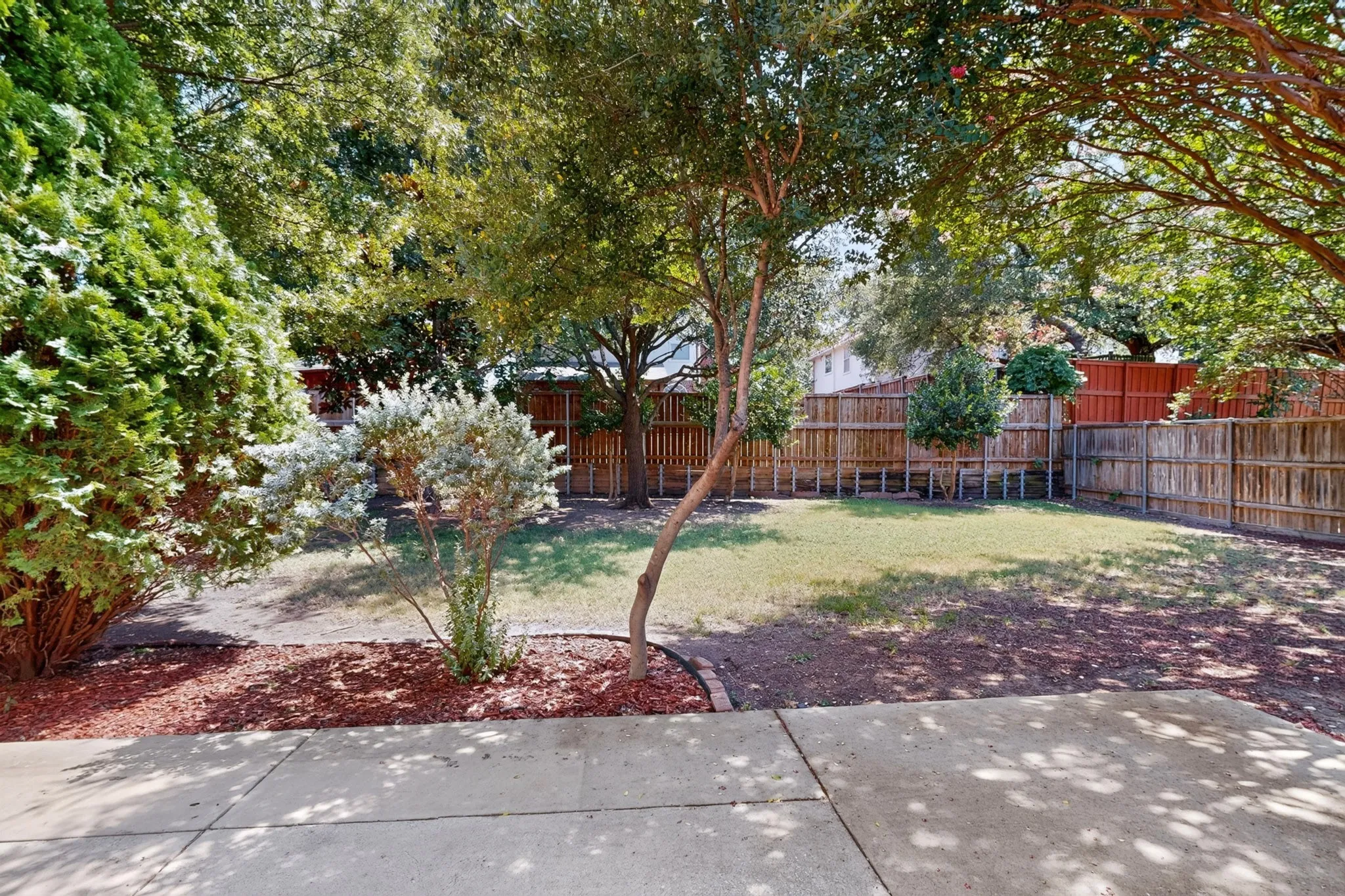Single Family Residence For Rent in Collin County , 2312 London Drive, Plano, Texas 75025, 3 Bedroom, 2 Bathroom, 2 Garage spaces, 1,514 Sqft, built in 1994, mls#21352077, Real Estate Agent in Plano, Homes For Rent in Collin county, Homes For Rent in Plano, Realtor in Plano Texas, Real Estate Brokerage Independent Realty Texas, Luminita Cordes Realtor