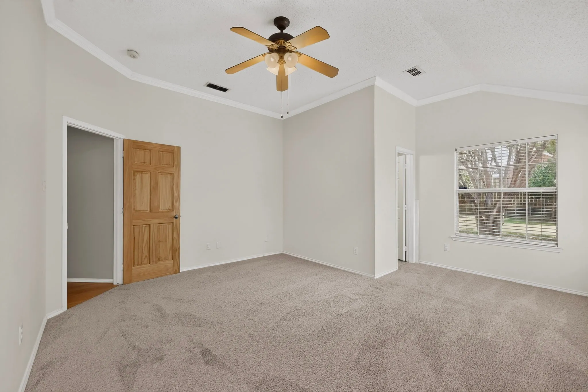 Single Family Residence For Rent in Collin County , 2312 London Drive, Plano, Texas 75025, 3 Bedroom, 2 Bathroom, 2 Garage spaces, 1,514 Sqft, built in 1994, mls#21352077, Real Estate Agent in Plano, Homes For Rent in Collin county, Homes For Rent in Plano, Realtor in Plano Texas, Real Estate Brokerage Independent Realty Texas, Luminita Cordes Realtor