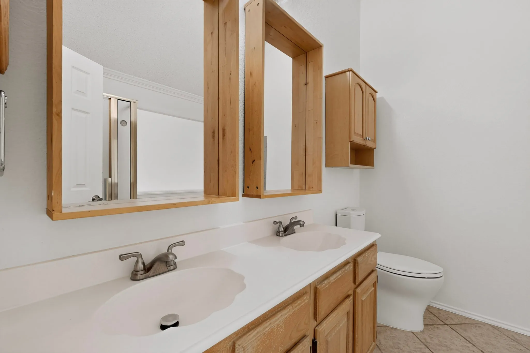 Single Family Residence For Rent in Collin County , 2312 London Drive, Plano, Texas 75025, 3 Bedroom, 2 Bathroom, 2 Garage spaces, 1,514 Sqft, built in 1994, mls#21352077, Real Estate Agent in Plano, Homes For Rent in Collin county, Homes For Rent in Plano, Realtor in Plano Texas, Real Estate Brokerage Independent Realty Texas, Luminita Cordes Realtor