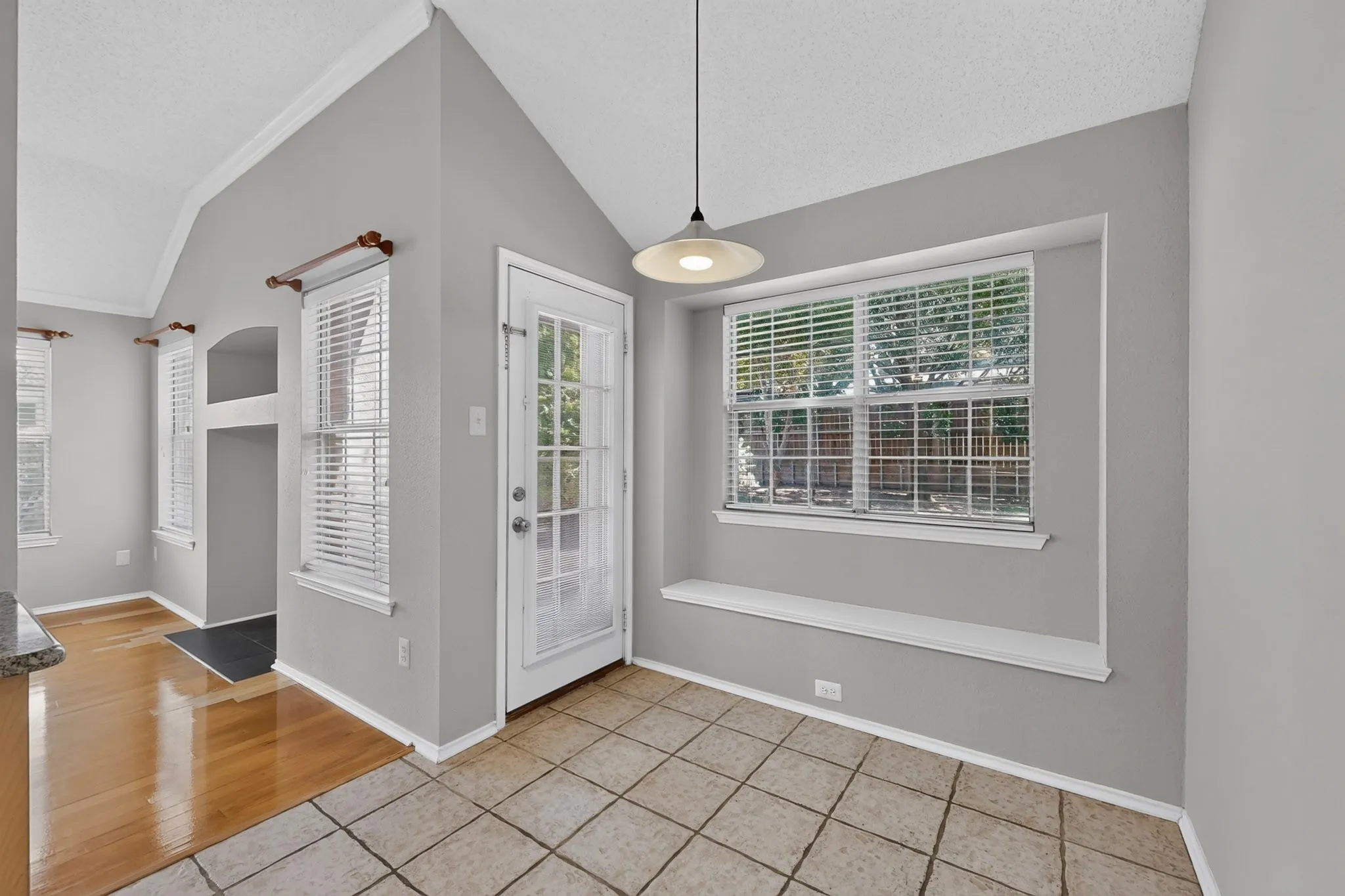 Single Family Residence For Rent in Collin County , 2312 London Drive, Plano, Texas 75025, 3 Bedroom, 2 Bathroom, 2 Garage spaces, 1,514 Sqft, built in 1994, mls#21352077, Real Estate Agent in Plano, Homes For Rent in Collin county, Homes For Rent in Plano, Realtor in Plano Texas, Real Estate Brokerage Independent Realty Texas, Luminita Cordes Realtor