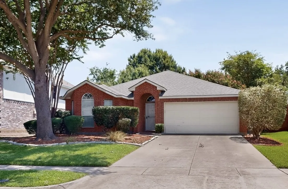 Single Family Residence For Rent in Collin County , 2312 London Drive, Plano, Texas 75025, 3 Bedroom, 2 Bathroom, 2 Garage spaces, 1,514 Sqft, built in 1994, mls#21352077, Real Estate Agent in Plano, Homes For Rent in Collin county, Homes For Rent in Plano, Realtor in Plano Texas, Real Estate Brokerage Independent Realty Texas, Luminita Cordes Realtor