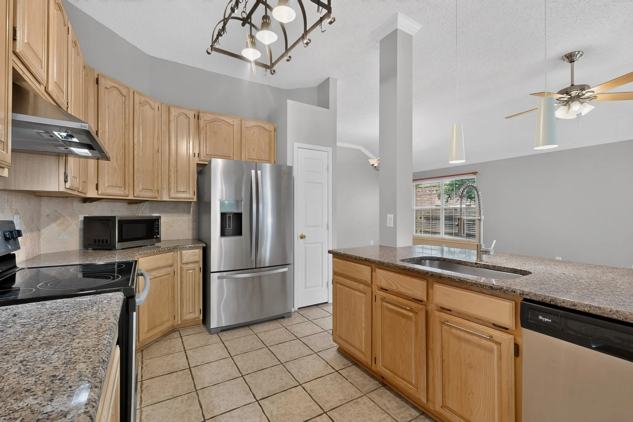 Single Family Residence For Rent in Collin County , 2312 London Drive, Plano, Texas 75025, 3 Bedroom, 2 Bathroom, 2 Garage spaces, 1,514 Sqft, built in 1994, mls#21352077, Real Estate Agent in Plano, Homes For Rent in Collin county, Homes For Rent in Plano, Realtor in Plano Texas, Real Estate Brokerage Independent Realty Texas, Luminita Cordes Realtor