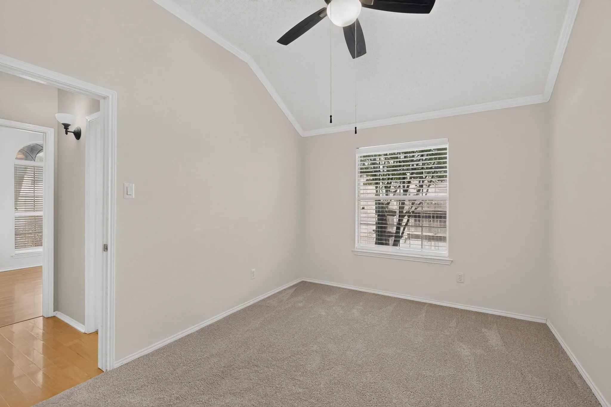 Single Family Residence For Rent in Collin County , 2312 London Drive, Plano, Texas 75025, 3 Bedroom, 2 Bathroom, 2 Garage spaces, 1,514 Sqft, built in 1994, mls#21352077, Real Estate Agent in Plano, Homes For Rent in Collin county, Homes For Rent in Plano, Realtor in Plano Texas, Real Estate Brokerage Independent Realty Texas, Luminita Cordes Realtor
