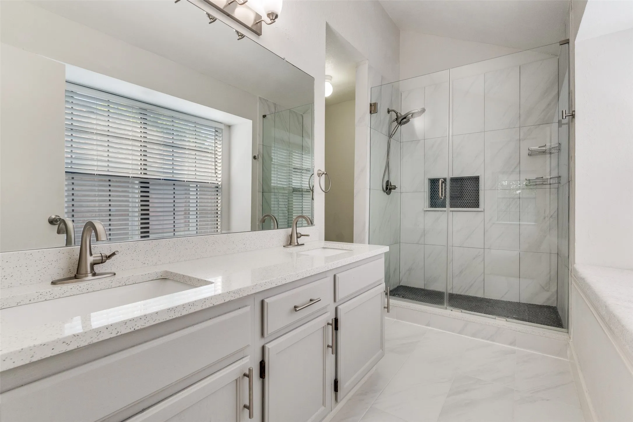 Single Family Residence For Sale in Dallas County , 2113 Mc Intosh Drive, Garland, Texas 75040, 3 Bedroom, 2 Bathroom, 2 Garage spaces, 1,477 Sqft, built in 1986, mls#21353263, Real Estate Agent in Garland, Homes For Sale in Dallas county, Homes For Sale in Garland, Realtor in Garland Texas, Real Estate Brokerage Independent Realty Texas, Luminita Cordes Realtor