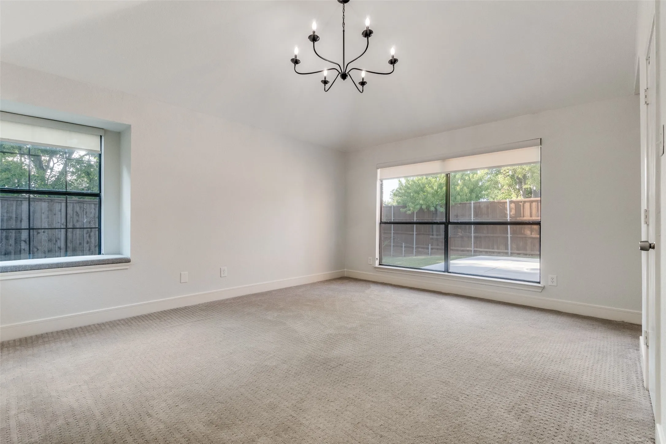 Single Family Residence For Sale in Dallas County , 2113 Mc Intosh Drive, Garland, Texas 75040, 3 Bedroom, 2 Bathroom, 2 Garage spaces, 1,477 Sqft, built in 1986, mls#21353263, Real Estate Agent in Garland, Homes For Sale in Dallas county, Homes For Sale in Garland, Realtor in Garland Texas, Real Estate Brokerage Independent Realty Texas, Luminita Cordes Realtor