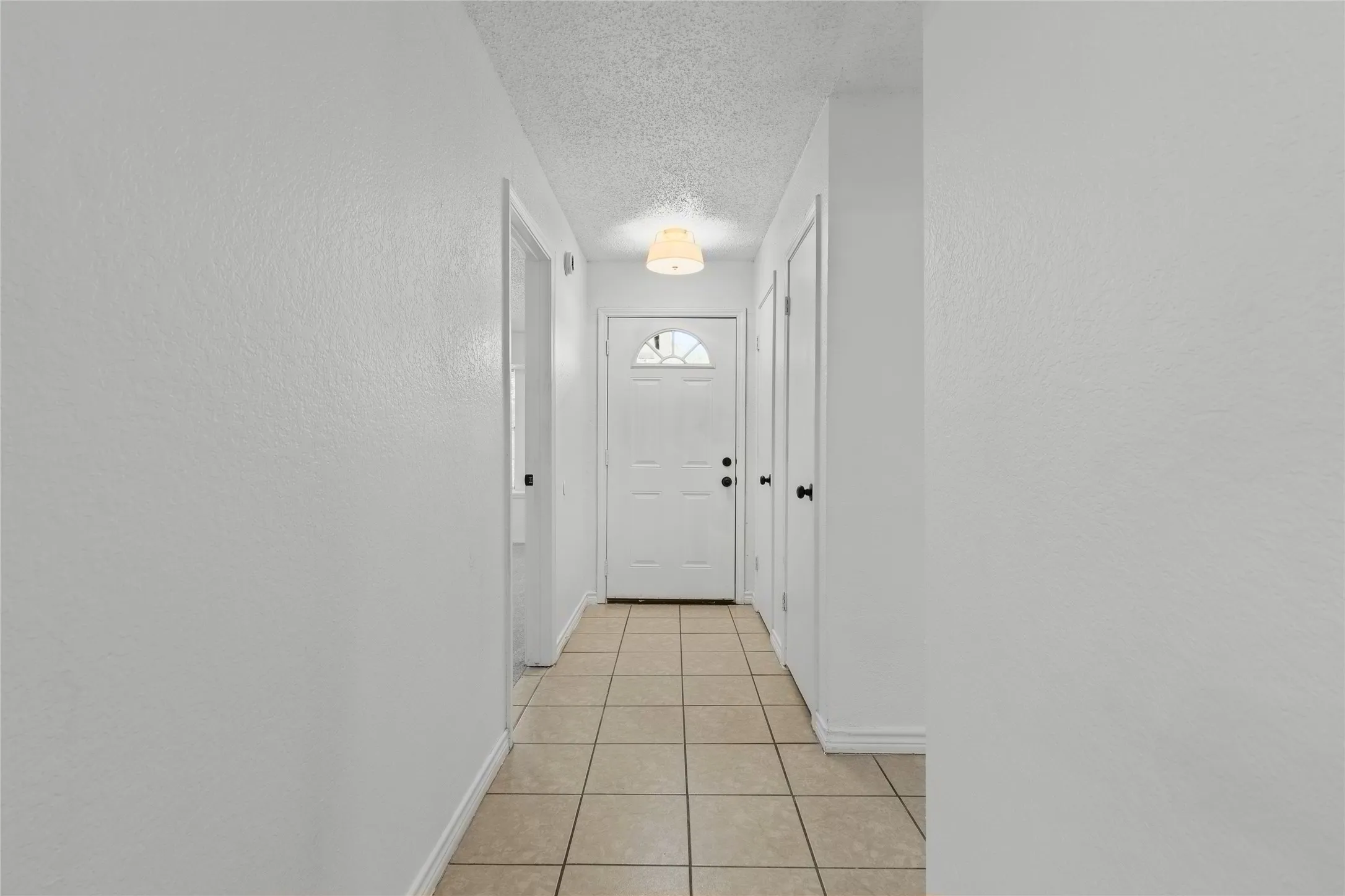 Single Family Residence For Sale in Dallas County , 2022 High Summit Drive, Garland, Texas 75041, 3 Bedroom, 2 Bathroom, 2 Garage spaces, 1,285 Sqft, built in 1984, mls#21344769, Real Estate Agent in Garland, Homes For Sale in Dallas county, Homes For Sale in Garland, Realtor in Garland Texas, Real Estate Brokerage Independent Realty Texas, Luminita Cordes Realtor