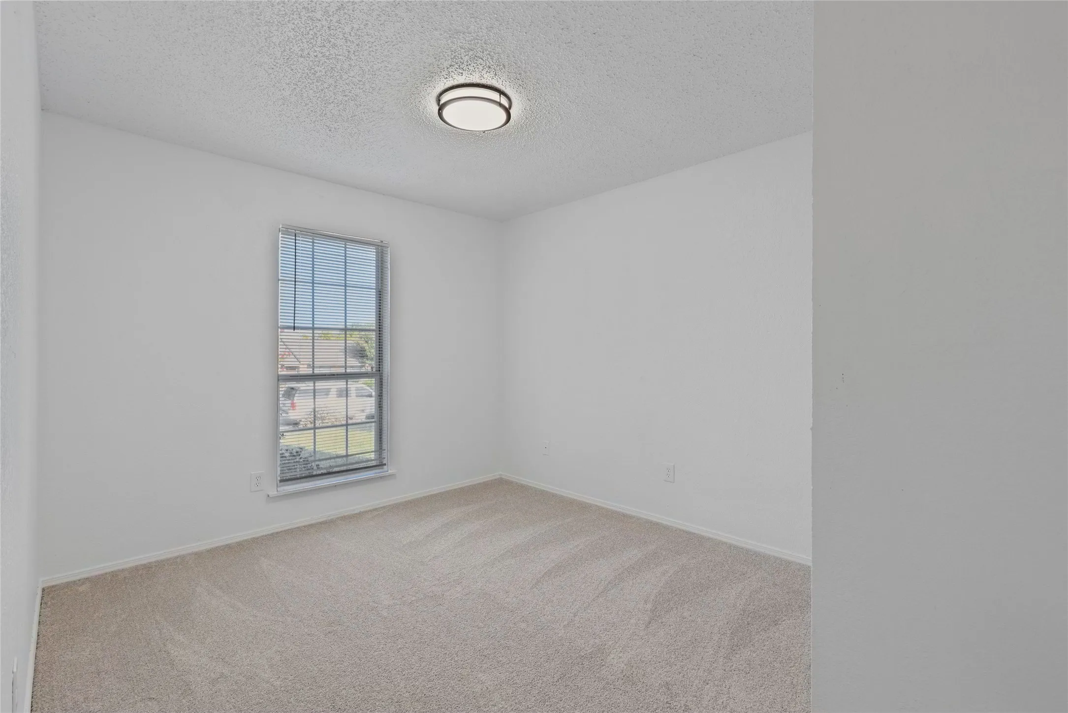 Single Family Residence For Sale in Dallas County , 2022 High Summit Drive, Garland, Texas 75041, 3 Bedroom, 2 Bathroom, 2 Garage spaces, 1,285 Sqft, built in 1984, mls#21344769, Real Estate Agent in Garland, Homes For Sale in Dallas county, Homes For Sale in Garland, Realtor in Garland Texas, Real Estate Brokerage Independent Realty Texas, Luminita Cordes Realtor