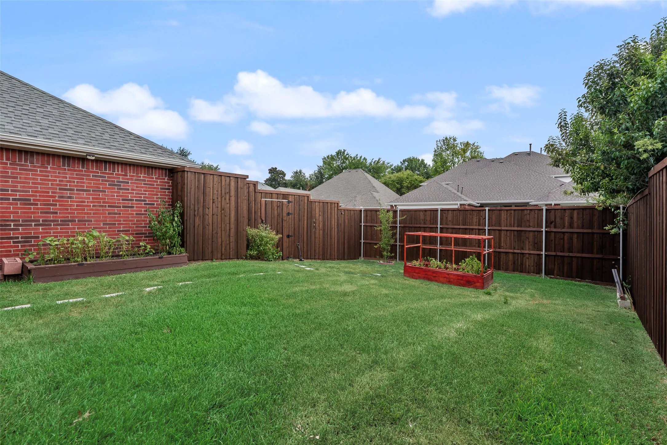 Single Family Residence For Sale in Denton County , 3610 Rodale Way, Dallas, Texas 75287, 3 Bedroom, 2 Bathroom, 2 Garage spaces, 1,553 Sqft, built in 1998, mls#21353304, Real Estate Agent in Dallas, Homes For Sale in Denton county, Homes For Sale in Dallas, Realtor in Dallas Texas, Real Estate Brokerage Independent Realty Texas, Luminita Cordes Realtor