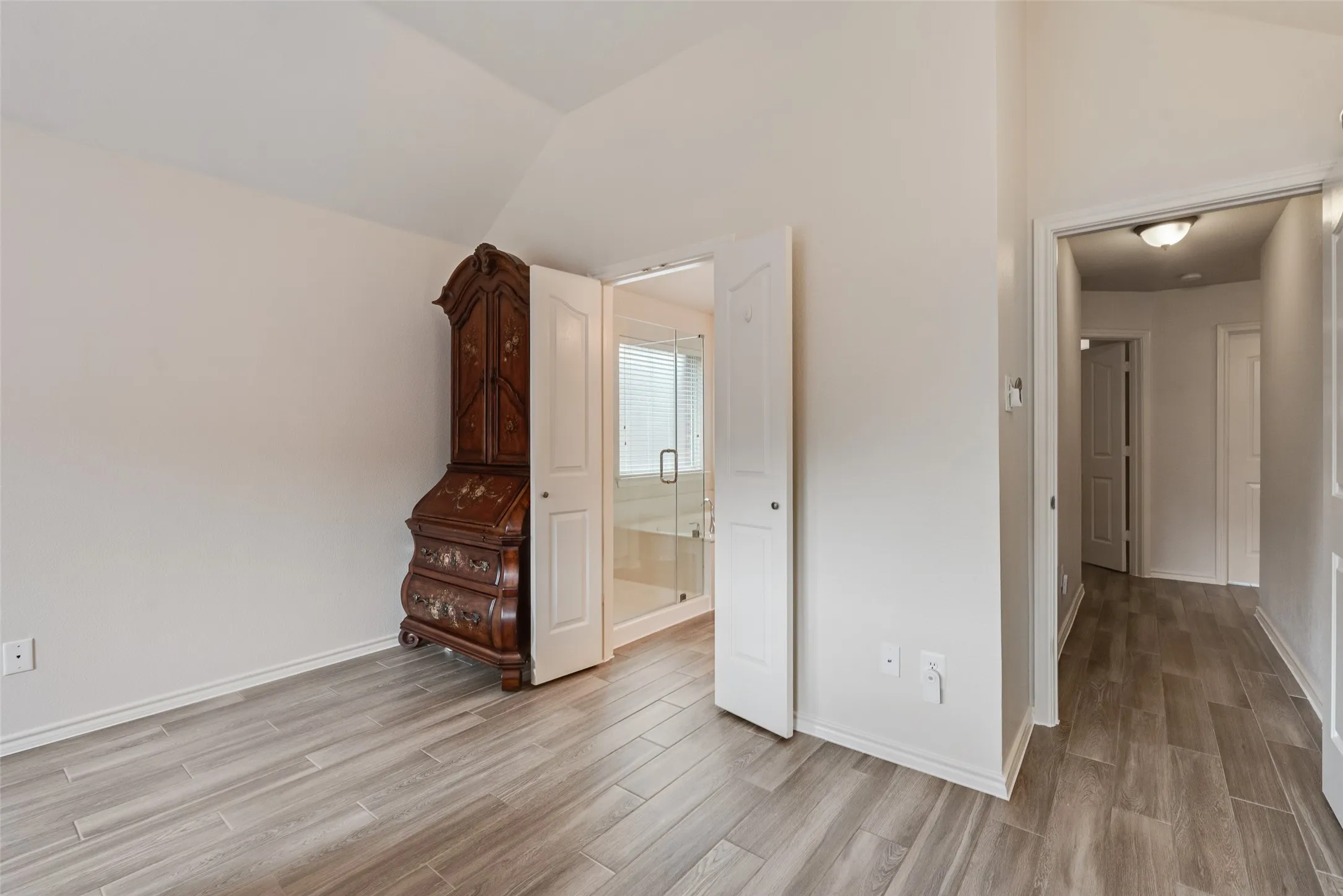 Single Family Residence For Sale in Denton County , 3610 Rodale Way, Dallas, Texas 75287, 3 Bedroom, 2 Bathroom, 2 Garage spaces, 1,553 Sqft, built in 1998, mls#21353304, Real Estate Agent in Dallas, Homes For Sale in Denton county, Homes For Sale in Dallas, Realtor in Dallas Texas, Real Estate Brokerage Independent Realty Texas, Luminita Cordes Realtor