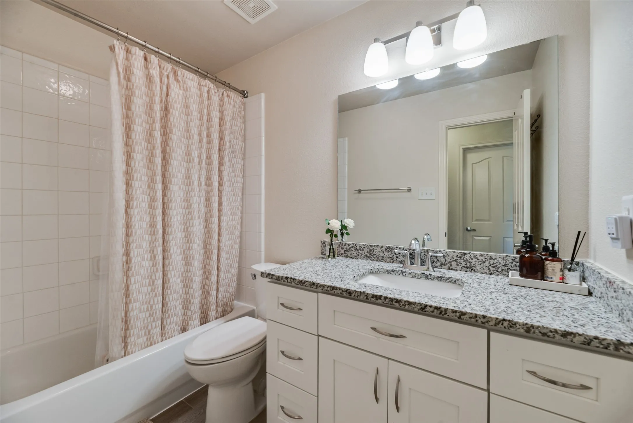 Single Family Residence For Sale in Denton County , 3610 Rodale Way, Dallas, Texas 75287, 3 Bedroom, 2 Bathroom, 2 Garage spaces, 1,553 Sqft, built in 1998, mls#21353304, Real Estate Agent in Dallas, Homes For Sale in Denton county, Homes For Sale in Dallas, Realtor in Dallas Texas, Real Estate Brokerage Independent Realty Texas, Luminita Cordes Realtor