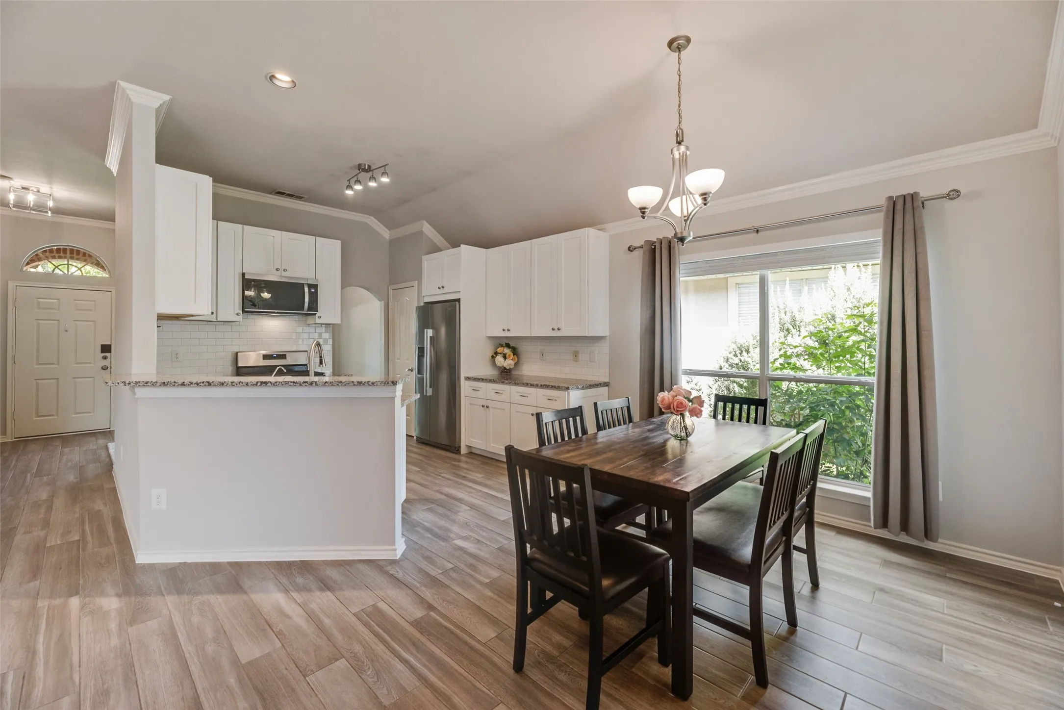 Single Family Residence For Sale in Denton County , 3610 Rodale Way, Dallas, Texas 75287, 3 Bedroom, 2 Bathroom, 2 Garage spaces, 1,553 Sqft, built in 1998, mls#21353304, Real Estate Agent in Dallas, Homes For Sale in Denton county, Homes For Sale in Dallas, Realtor in Dallas Texas, Real Estate Brokerage Independent Realty Texas, Luminita Cordes Realtor