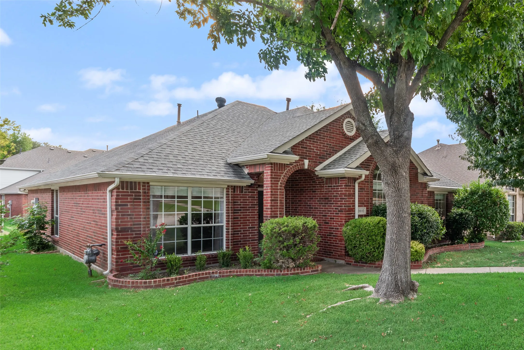 Single Family Residence For Sale in Denton County , 3610 Rodale Way, Dallas, Texas 75287, 3 Bedroom, 2 Bathroom, 2 Garage spaces, 1,553 Sqft, built in 1998, mls#21353304, Real Estate Agent in Dallas, Homes For Sale in Denton county, Homes For Sale in Dallas, Realtor in Dallas Texas, Real Estate Brokerage Independent Realty Texas, Luminita Cordes Realtor
