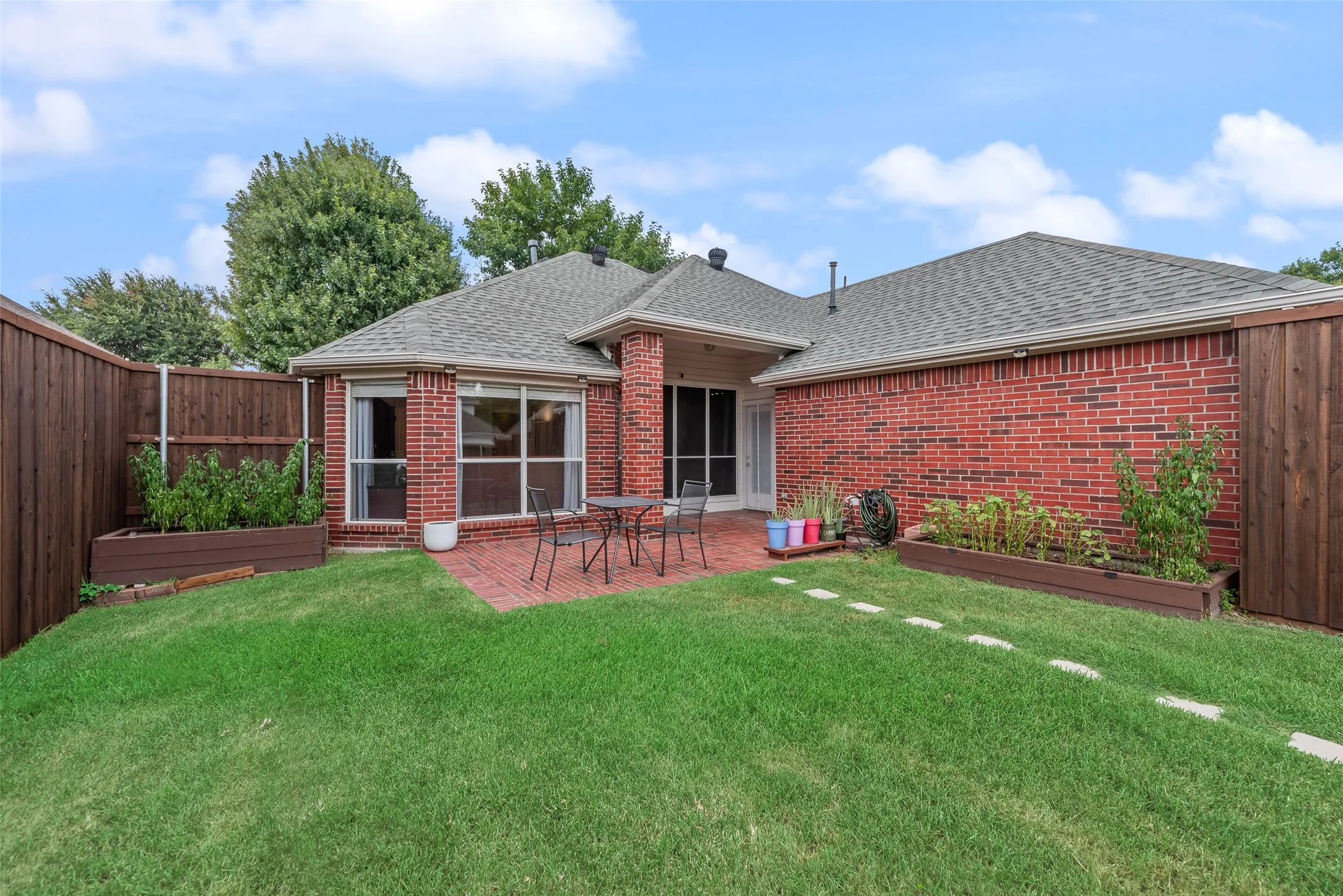 Single Family Residence For Sale in Denton County , 3610 Rodale Way, Dallas, Texas 75287, 3 Bedroom, 2 Bathroom, 2 Garage spaces, 1,553 Sqft, built in 1998, mls#21353304, Real Estate Agent in Dallas, Homes For Sale in Denton county, Homes For Sale in Dallas, Realtor in Dallas Texas, Real Estate Brokerage Independent Realty Texas, Luminita Cordes Realtor