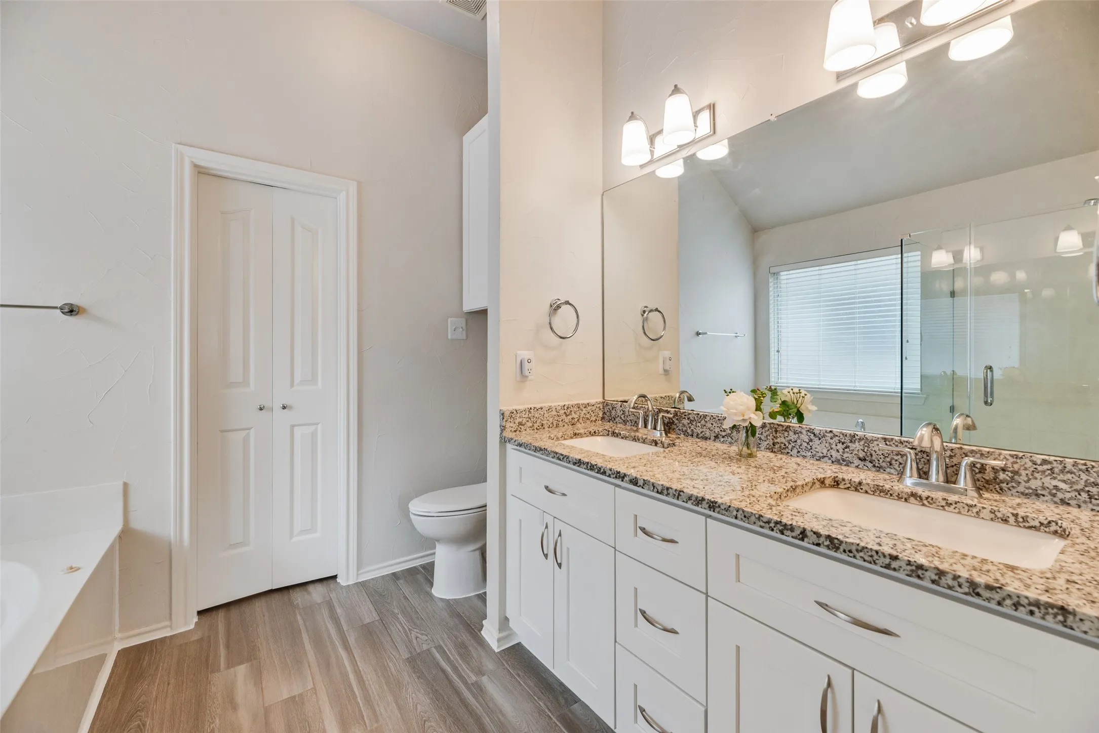 Single Family Residence For Sale in Denton County , 3610 Rodale Way, Dallas, Texas 75287, 3 Bedroom, 2 Bathroom, 2 Garage spaces, 1,553 Sqft, built in 1998, mls#21353304, Real Estate Agent in Dallas, Homes For Sale in Denton county, Homes For Sale in Dallas, Realtor in Dallas Texas, Real Estate Brokerage Independent Realty Texas, Luminita Cordes Realtor