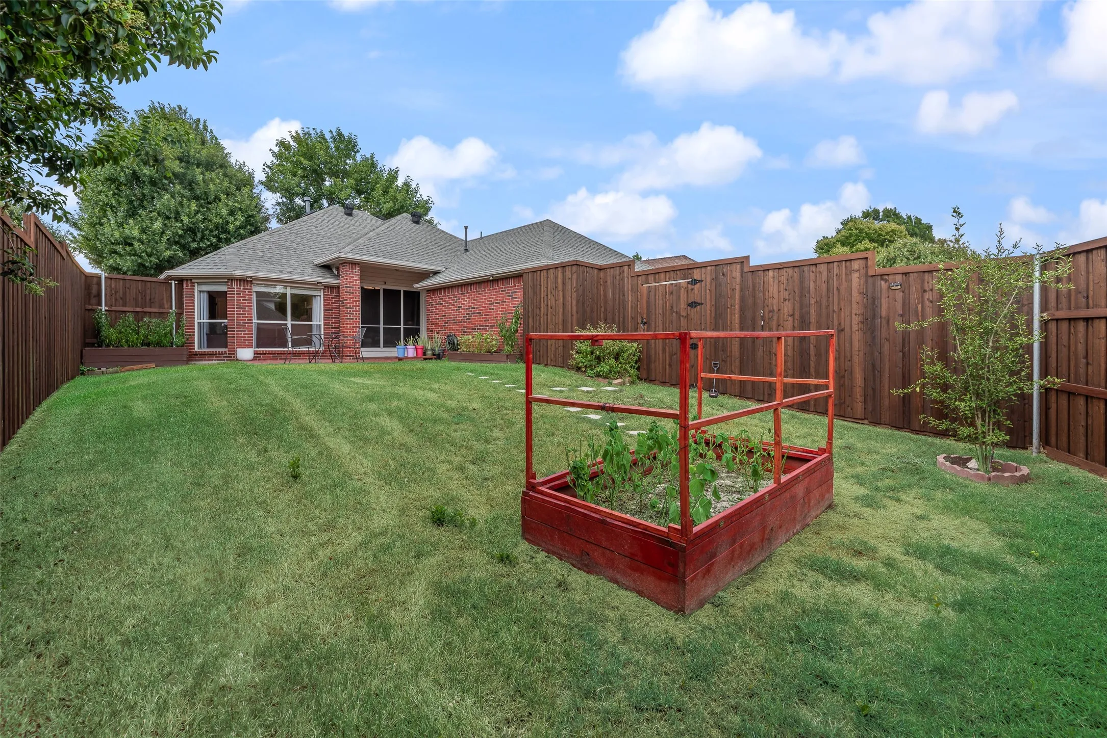 Single Family Residence For Sale in Denton County , 3610 Rodale Way, Dallas, Texas 75287, 3 Bedroom, 2 Bathroom, 2 Garage spaces, 1,553 Sqft, built in 1998, mls#21353304, Real Estate Agent in Dallas, Homes For Sale in Denton county, Homes For Sale in Dallas, Realtor in Dallas Texas, Real Estate Brokerage Independent Realty Texas, Luminita Cordes Realtor