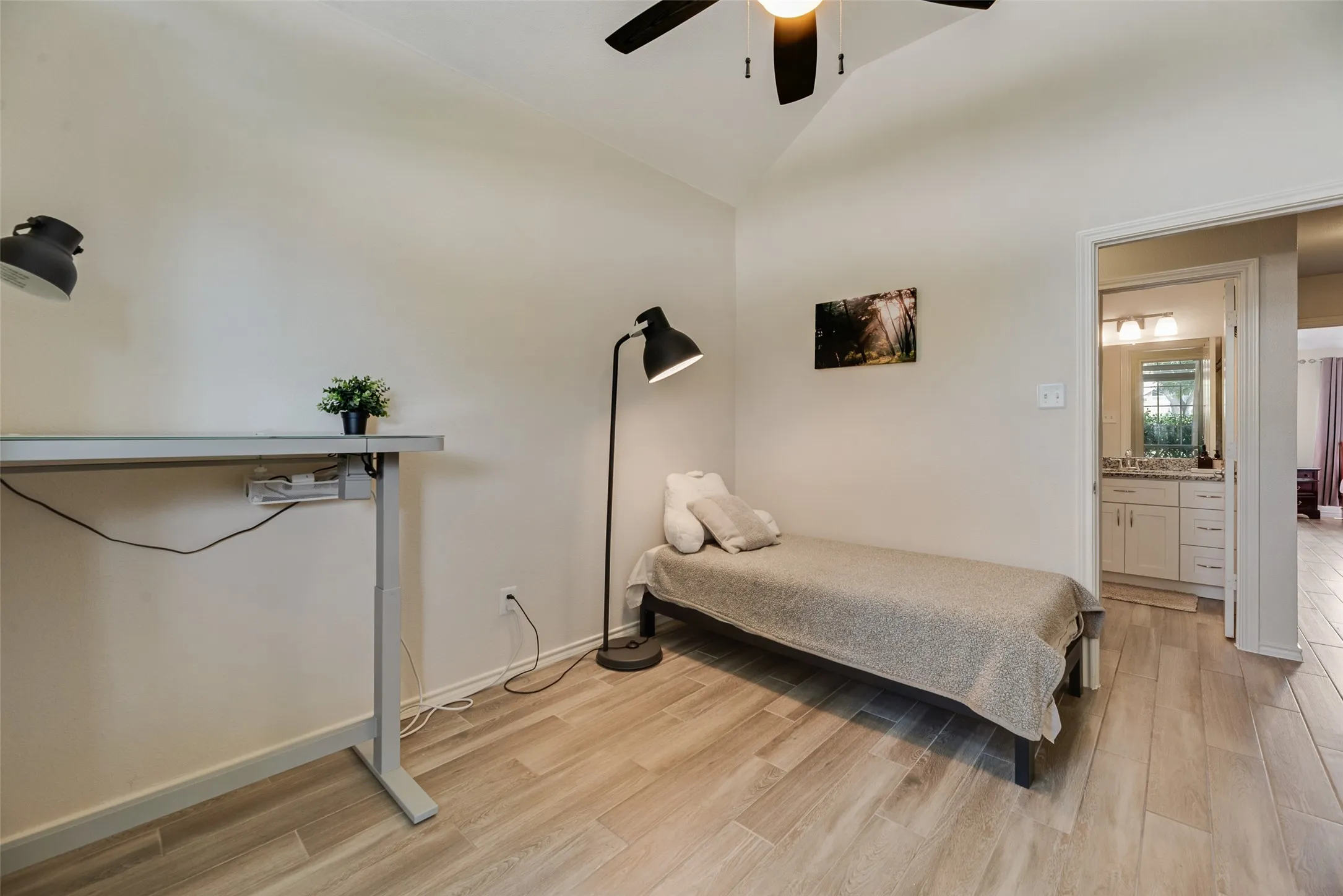 Single Family Residence For Sale in Denton County , 3610 Rodale Way, Dallas, Texas 75287, 3 Bedroom, 2 Bathroom, 2 Garage spaces, 1,553 Sqft, built in 1998, mls#21353304, Real Estate Agent in Dallas, Homes For Sale in Denton county, Homes For Sale in Dallas, Realtor in Dallas Texas, Real Estate Brokerage Independent Realty Texas, Luminita Cordes Realtor