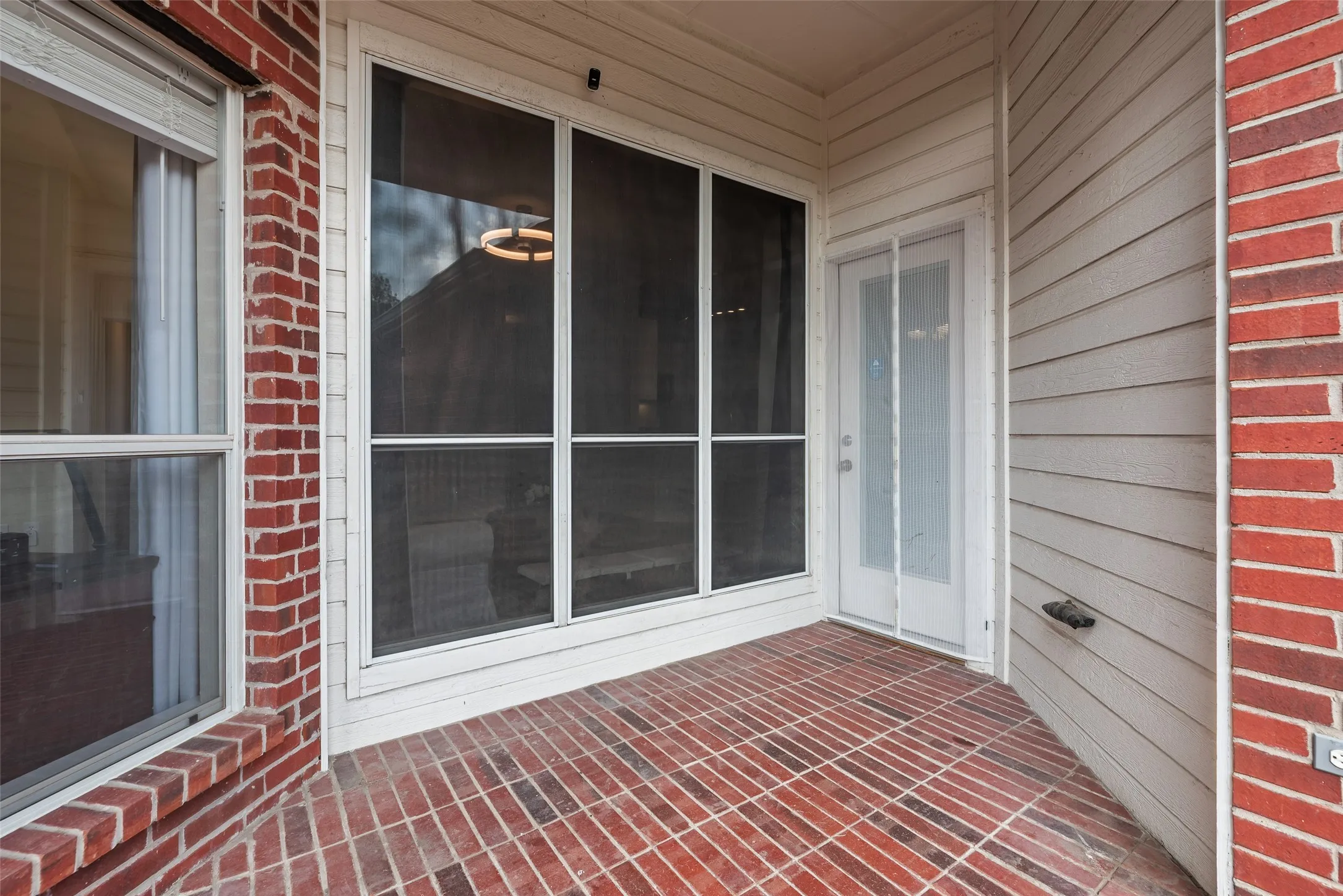 Single Family Residence For Sale in Denton County , 3610 Rodale Way, Dallas, Texas 75287, 3 Bedroom, 2 Bathroom, 2 Garage spaces, 1,553 Sqft, built in 1998, mls#21353304, Real Estate Agent in Dallas, Homes For Sale in Denton county, Homes For Sale in Dallas, Realtor in Dallas Texas, Real Estate Brokerage Independent Realty Texas, Luminita Cordes Realtor