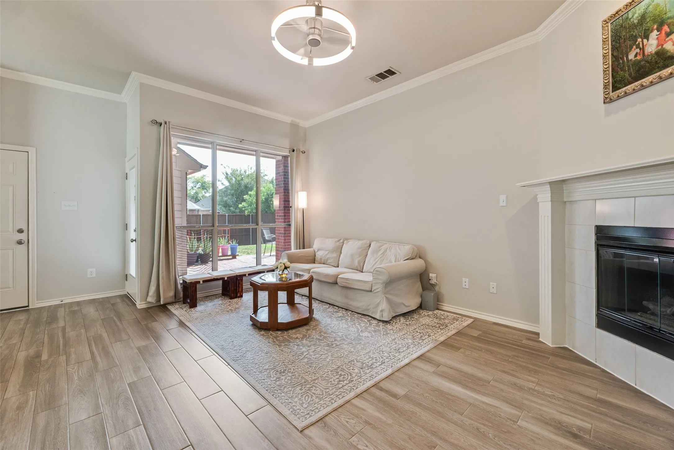 Single Family Residence For Sale in Denton County , 3610 Rodale Way, Dallas, Texas 75287, 3 Bedroom, 2 Bathroom, 2 Garage spaces, 1,553 Sqft, built in 1998, mls#21353304, Real Estate Agent in Dallas, Homes For Sale in Denton county, Homes For Sale in Dallas, Realtor in Dallas Texas, Real Estate Brokerage Independent Realty Texas, Luminita Cordes Realtor