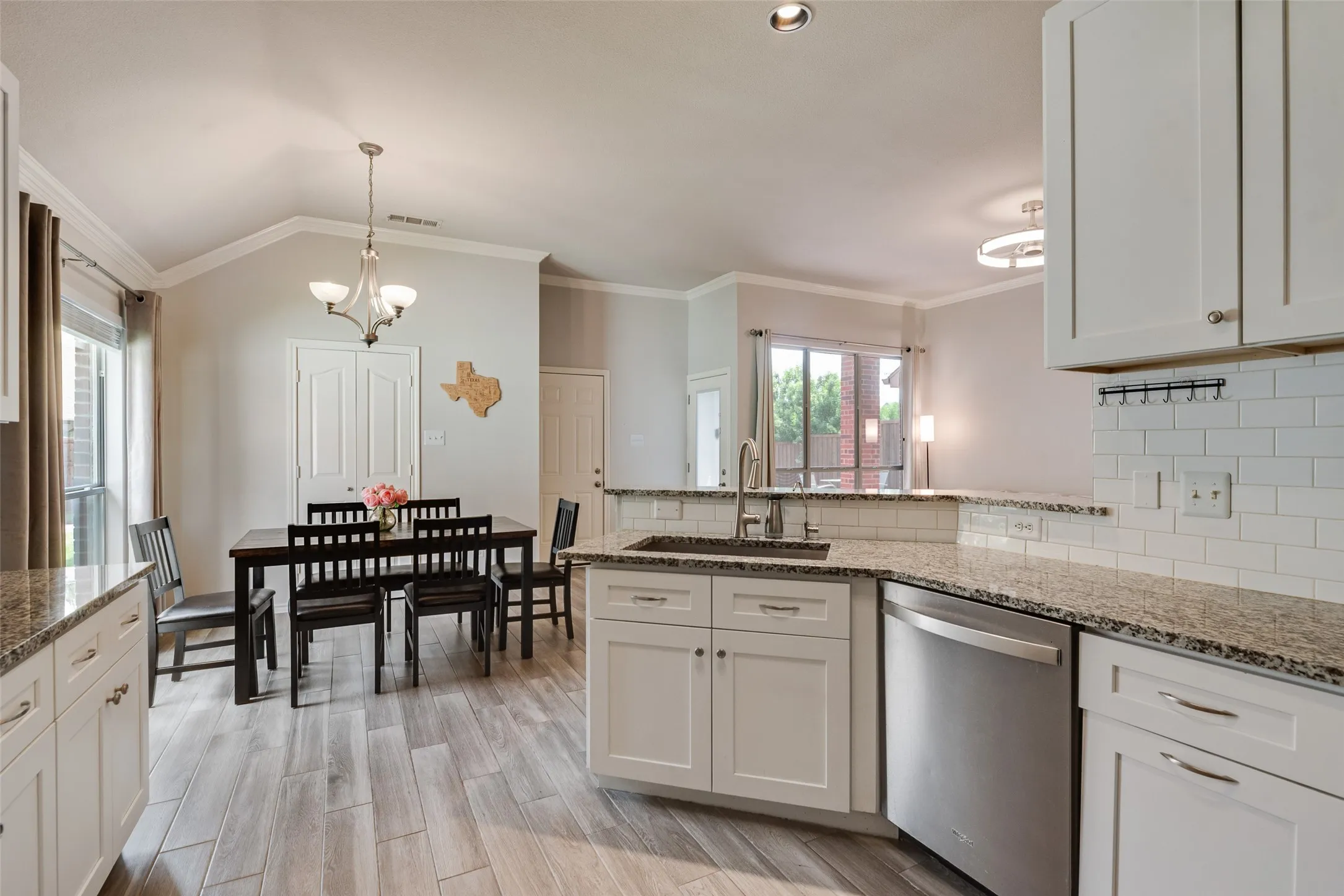 Single Family Residence For Sale in Denton County , 3610 Rodale Way, Dallas, Texas 75287, 3 Bedroom, 2 Bathroom, 2 Garage spaces, 1,553 Sqft, built in 1998, mls#21353304, Real Estate Agent in Dallas, Homes For Sale in Denton county, Homes For Sale in Dallas, Realtor in Dallas Texas, Real Estate Brokerage Independent Realty Texas, Luminita Cordes Realtor