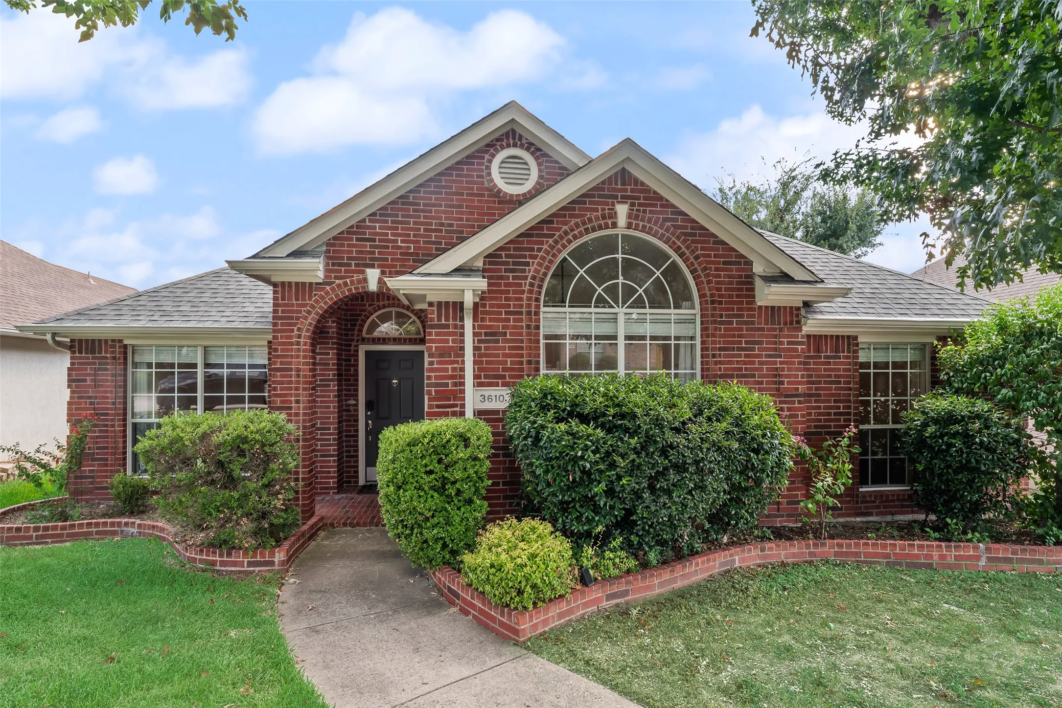 Single Family Residence For Sale in Denton County , 3610 Rodale Way, Dallas, Texas 75287, 3 Bedroom, 2 Bathroom, 2 Garage spaces, 1,553 Sqft, built in 1998, mls#21353304, Real Estate Agent in Dallas, Homes For Sale in Denton county, Homes For Sale in Dallas, Realtor in Dallas Texas, Real Estate Brokerage Independent Realty Texas, Luminita Cordes Realtor