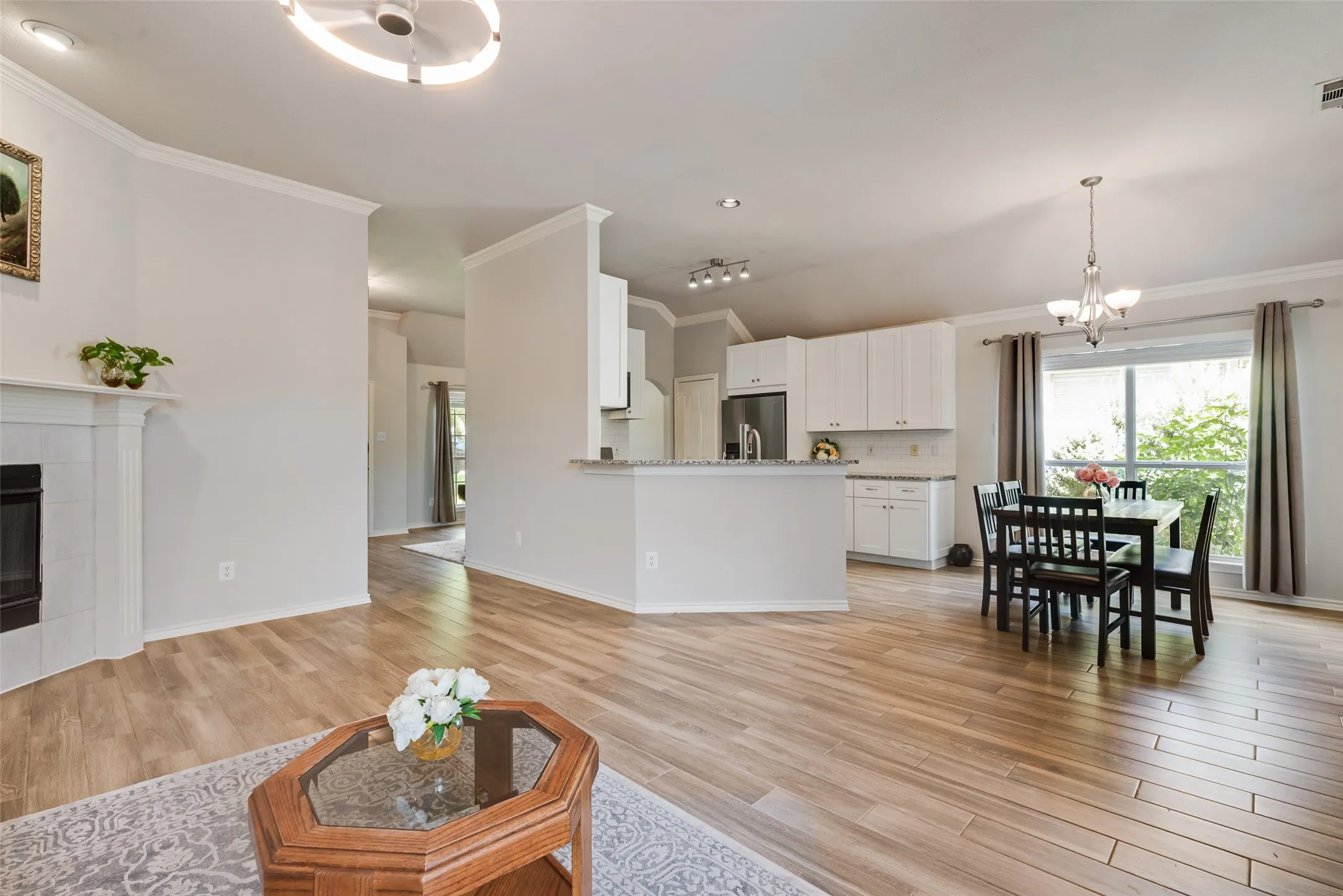 Single Family Residence For Sale in Denton County , 3610 Rodale Way, Dallas, Texas 75287, 3 Bedroom, 2 Bathroom, 2 Garage spaces, 1,553 Sqft, built in 1998, mls#21353304, Real Estate Agent in Dallas, Homes For Sale in Denton county, Homes For Sale in Dallas, Realtor in Dallas Texas, Real Estate Brokerage Independent Realty Texas, Luminita Cordes Realtor