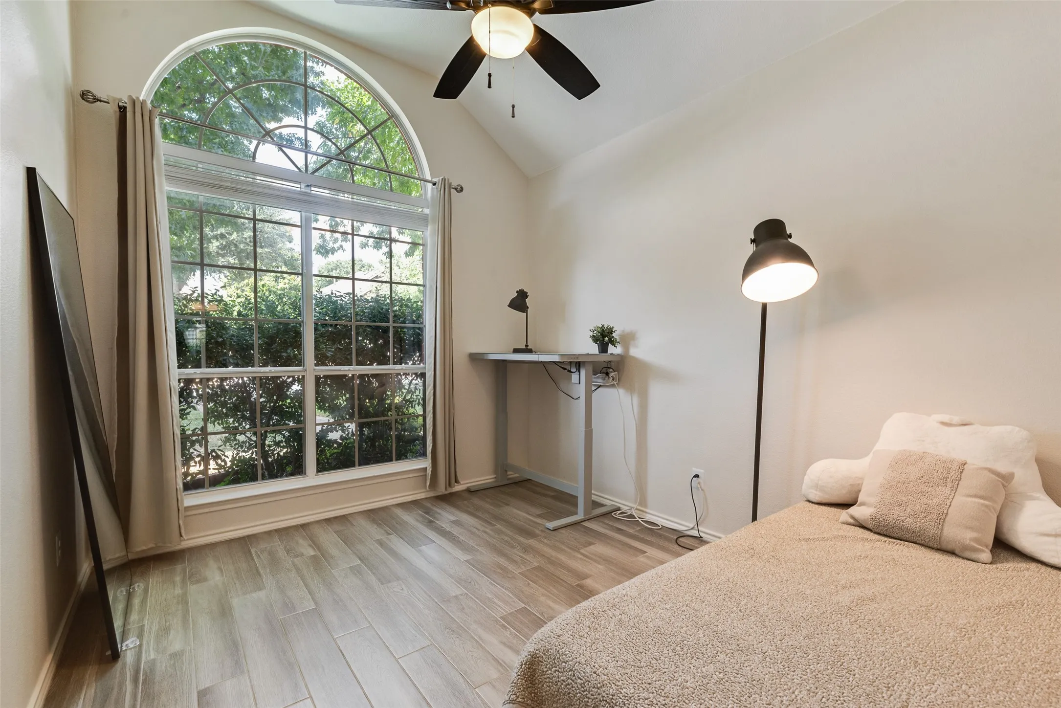 Single Family Residence For Sale in Denton County , 3610 Rodale Way, Dallas, Texas 75287, 3 Bedroom, 2 Bathroom, 2 Garage spaces, 1,553 Sqft, built in 1998, mls#21353304, Real Estate Agent in Dallas, Homes For Sale in Denton county, Homes For Sale in Dallas, Realtor in Dallas Texas, Real Estate Brokerage Independent Realty Texas, Luminita Cordes Realtor