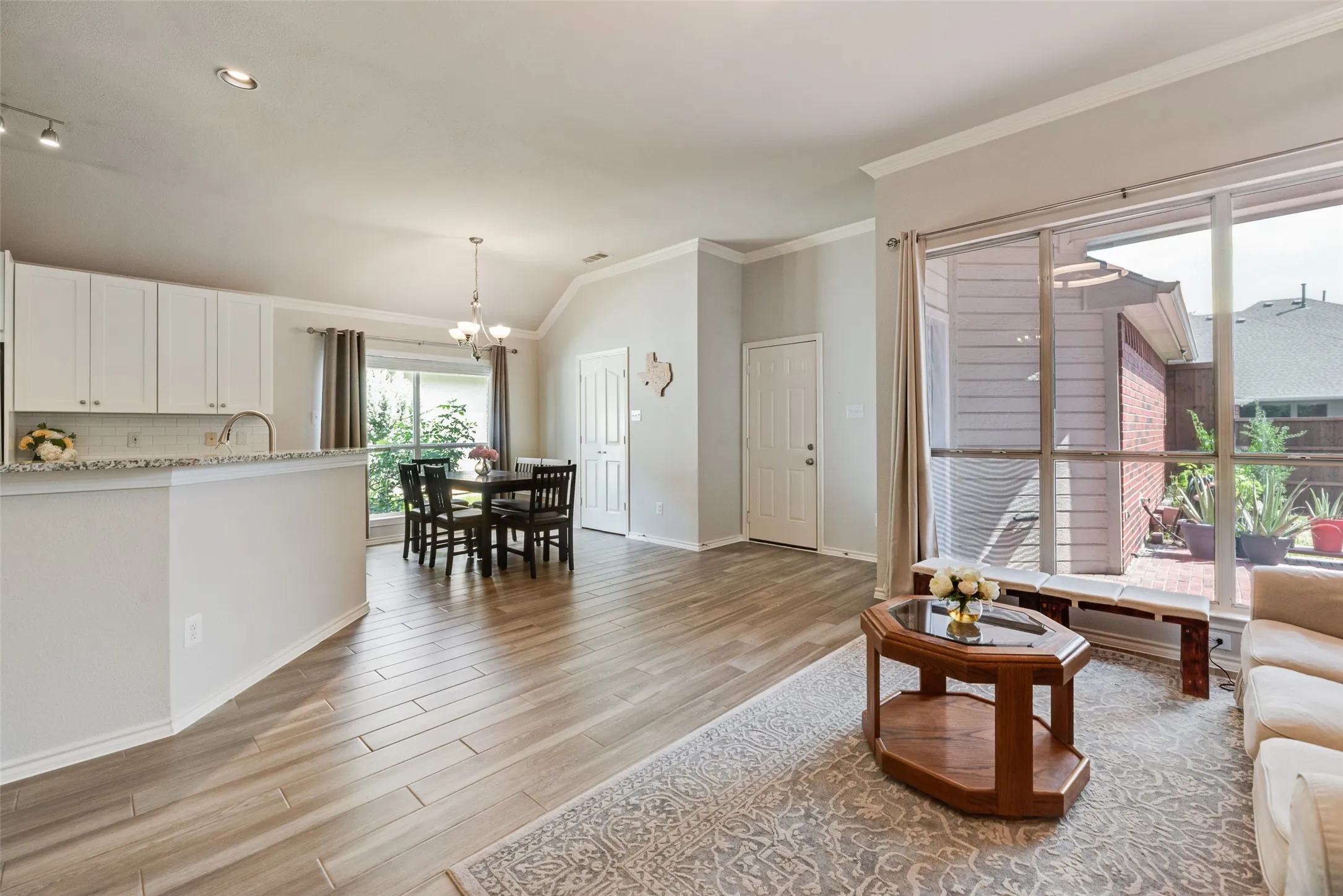Single Family Residence For Sale in Denton County , 3610 Rodale Way, Dallas, Texas 75287, 3 Bedroom, 2 Bathroom, 2 Garage spaces, 1,553 Sqft, built in 1998, mls#21353304, Real Estate Agent in Dallas, Homes For Sale in Denton county, Homes For Sale in Dallas, Realtor in Dallas Texas, Real Estate Brokerage Independent Realty Texas, Luminita Cordes Realtor