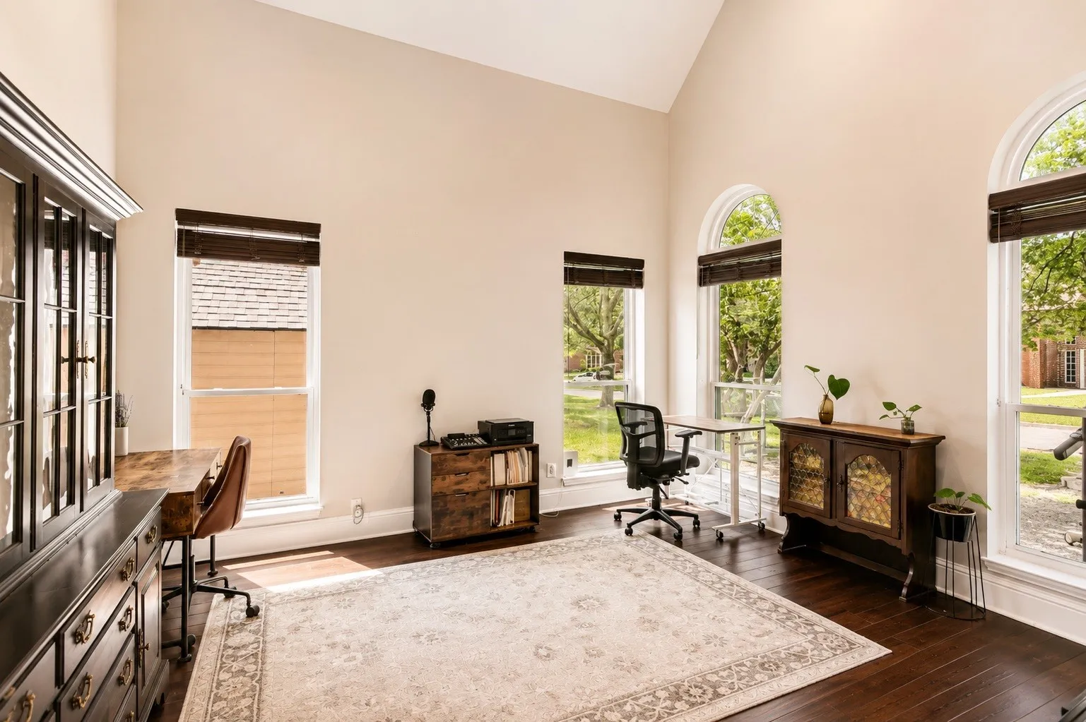 Single Family Residence For Sale in Collin County , 1720 Endicott Drive, Plano, Texas 75025, 4 Bedroom, 4 Bathroom, 2 Garage spaces, 3,463 Sqft, built in 1991, mls#21337955, Real Estate Agent in Plano, Homes For Sale in Collin county, Homes For Sale in Plano, Realtor in Plano Texas, Real Estate Brokerage Independent Realty Texas, Luminita Cordes Realtor