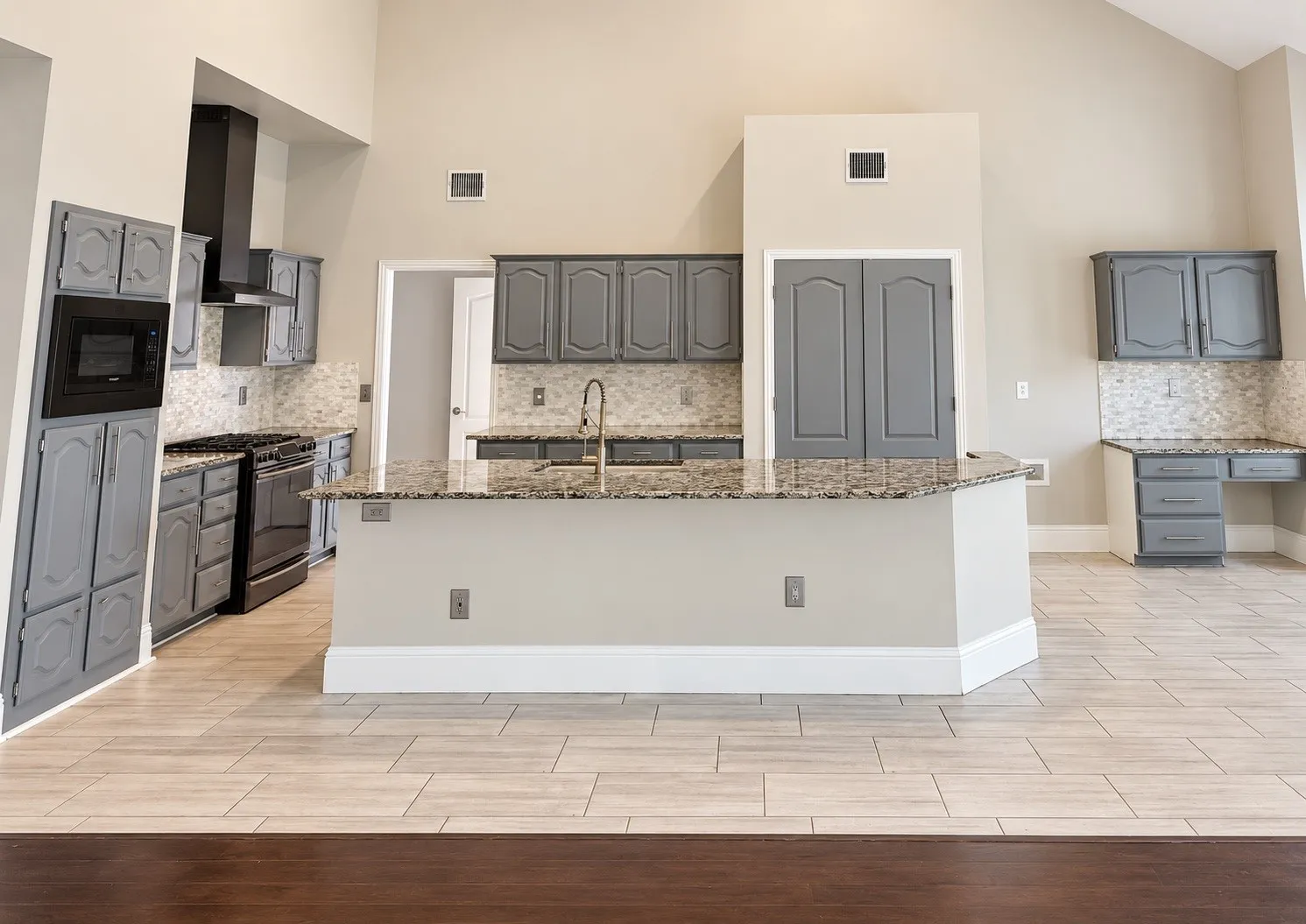 Single Family Residence For Sale in Collin County , 1720 Endicott Drive, Plano, Texas 75025, 4 Bedroom, 4 Bathroom, 2 Garage spaces, 3,463 Sqft, built in 1991, mls#21337955, Real Estate Agent in Plano, Homes For Sale in Collin county, Homes For Sale in Plano, Realtor in Plano Texas, Real Estate Brokerage Independent Realty Texas, Luminita Cordes Realtor