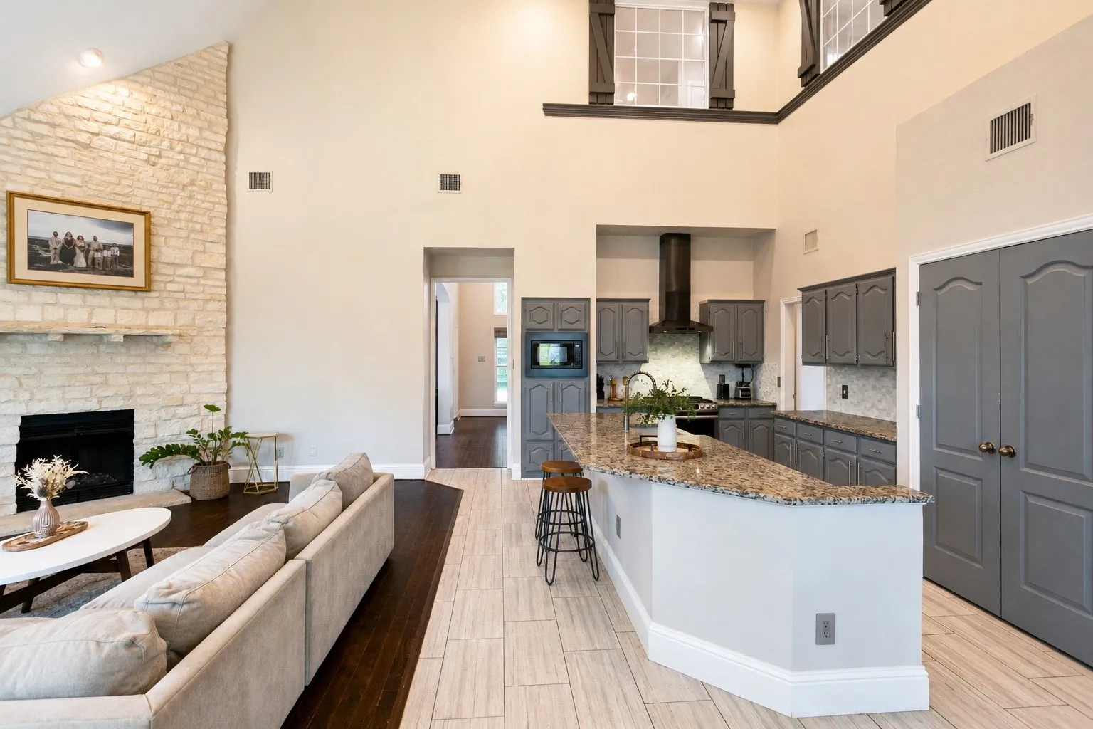 Single Family Residence For Sale in Collin County , 1720 Endicott Drive, Plano, Texas 75025, 4 Bedroom, 4 Bathroom, 2 Garage spaces, 3,463 Sqft, built in 1991, mls#21337955, Real Estate Agent in Plano, Homes For Sale in Collin county, Homes For Sale in Plano, Realtor in Plano Texas, Real Estate Brokerage Independent Realty Texas, Luminita Cordes Realtor