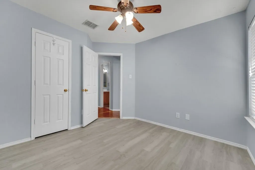 Single Family Residence For Sale in Denton County , 1913 Grand Fir Drive, Little Elm, Texas 75068, 4 Bedroom, 2 Bathroom, 2 Garage spaces, 2,048 Sqft, built in 2004, mls#21353315, Real Estate Agent in Little Elm, Homes For Sale in Denton county, Homes For Sale in Little Elm, Realtor in Little Elm Texas, Real Estate Brokerage Independent Realty Texas, Luminita Cordes Realtor