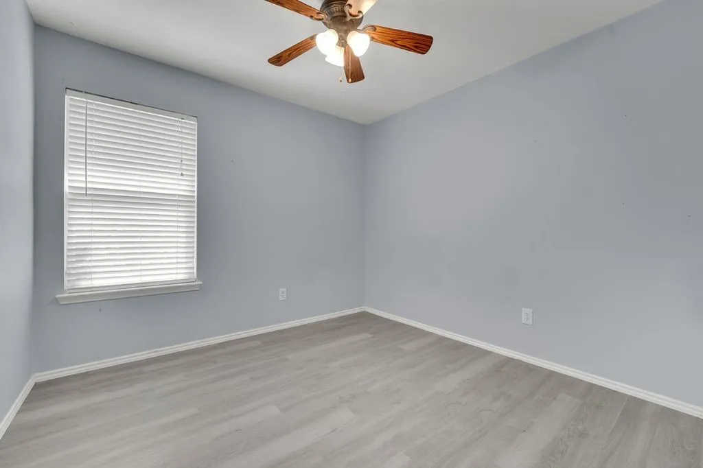 Single Family Residence For Sale in Denton County , 1913 Grand Fir Drive, Little Elm, Texas 75068, 4 Bedroom, 2 Bathroom, 2 Garage spaces, 2,048 Sqft, built in 2004, mls#21353315, Real Estate Agent in Little Elm, Homes For Sale in Denton county, Homes For Sale in Little Elm, Realtor in Little Elm Texas, Real Estate Brokerage Independent Realty Texas, Luminita Cordes Realtor