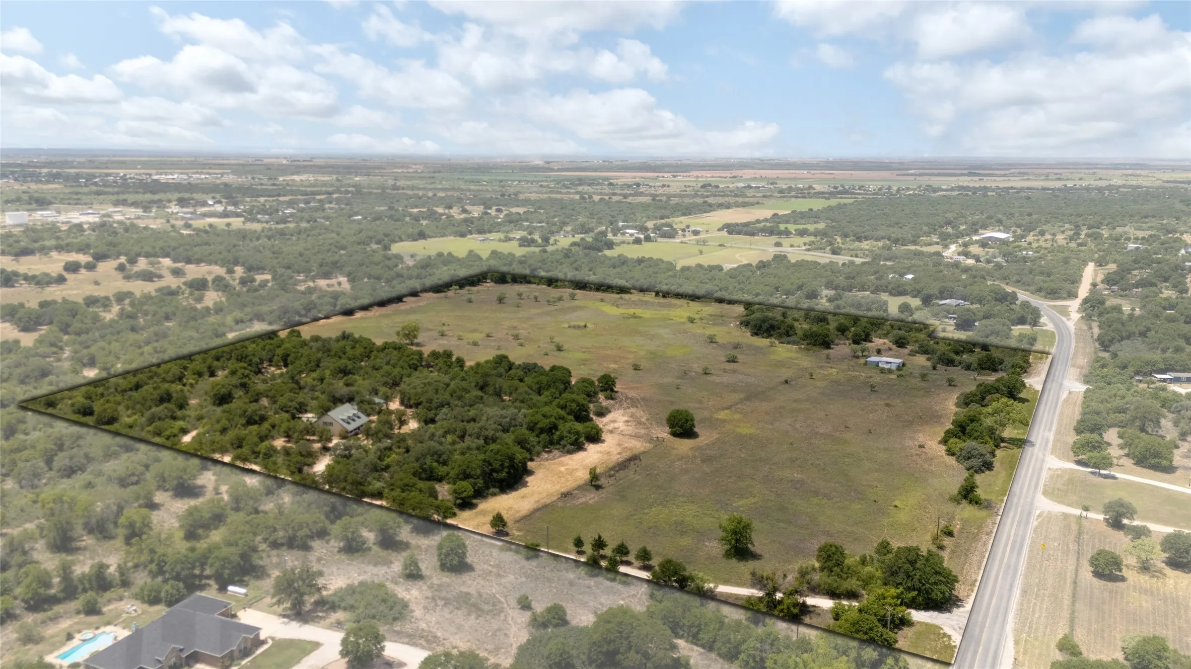 Farm For Sale in Jones County , 9684 FM3326, Hawley, Texas 79525, 3 Bedroom, 2 Bathroom, Garage spaces, 1,958 Sqft, built in 2000, mls#21352799, Real Estate Agent in Hawley, Homes For Sale in Jones county, Homes For Sale in Hawley, Realtor in Hawley Texas, Real Estate Brokerage Independent Realty Texas, Luminita Cordes Realtor