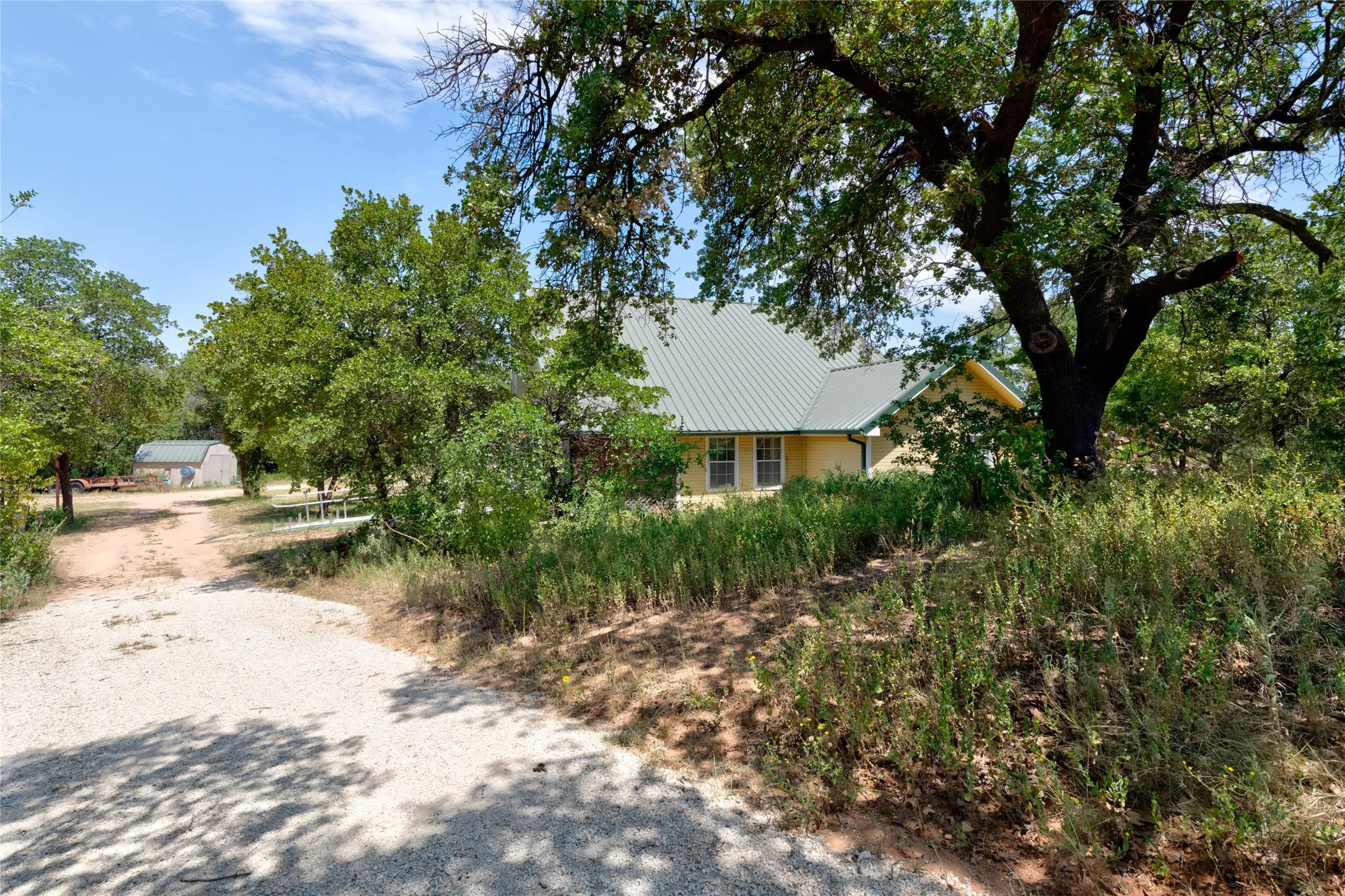 Farm For Sale in Jones County , 9684 FM3326, Hawley, Texas 79525, 3 Bedroom, 2 Bathroom, Garage spaces, 1,958 Sqft, built in 2000, mls#21352799, Real Estate Agent in Hawley, Homes For Sale in Jones county, Homes For Sale in Hawley, Realtor in Hawley Texas, Real Estate Brokerage Independent Realty Texas, Luminita Cordes Realtor