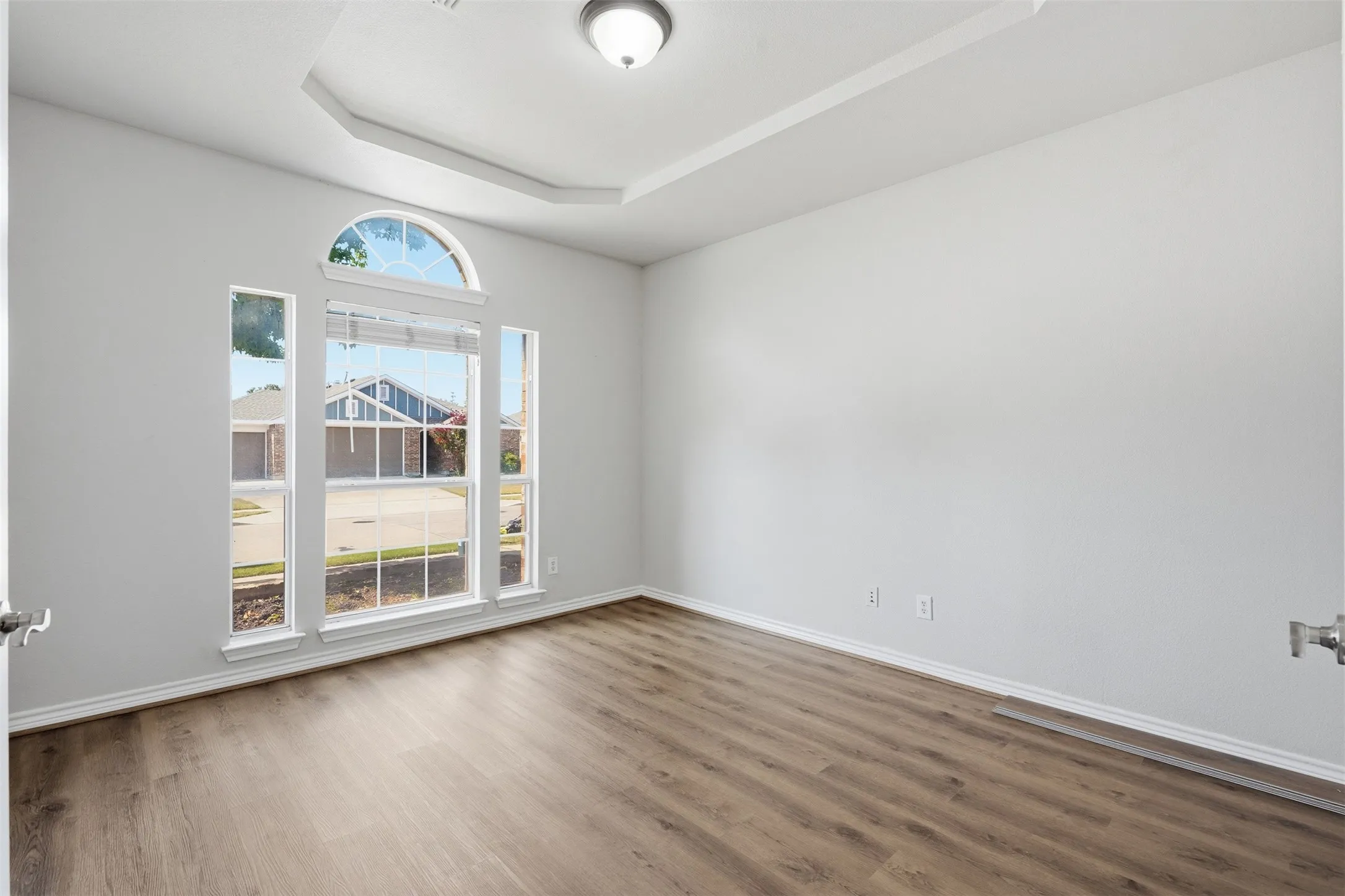 Single Family Residence For Sale in Tarrant County , 424 High Desert Drive, Fort Worth, Texas 76131, 5 Bedroom, 4 Bathroom, 3 Garage spaces, 3,542 Sqft, built in 2007, mls#21353324, Real Estate Agent in Fort Worth, Homes For Sale in Tarrant county, Homes For Sale in Fort Worth, Realtor in Fort Worth Texas, Real Estate Brokerage Independent Realty Texas, Luminita Cordes Realtor