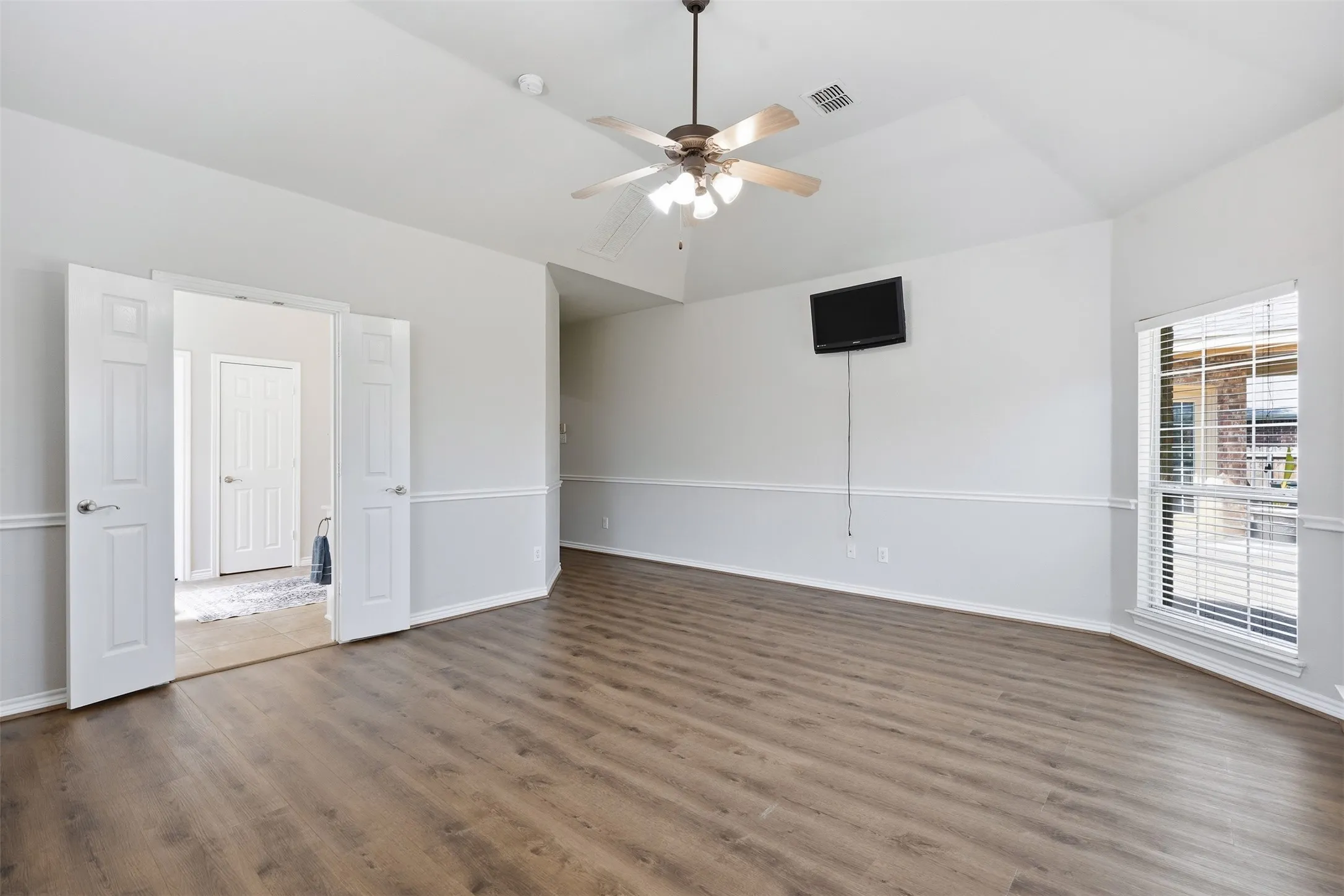 Single Family Residence For Sale in Tarrant County , 424 High Desert Drive, Fort Worth, Texas 76131, 5 Bedroom, 4 Bathroom, 3 Garage spaces, 3,542 Sqft, built in 2007, mls#21353324, Real Estate Agent in Fort Worth, Homes For Sale in Tarrant county, Homes For Sale in Fort Worth, Realtor in Fort Worth Texas, Real Estate Brokerage Independent Realty Texas, Luminita Cordes Realtor