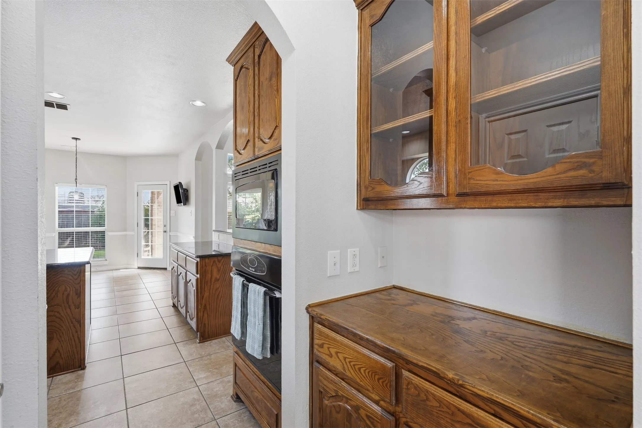 Single Family Residence For Sale in Tarrant County , 424 High Desert Drive, Fort Worth, Texas 76131, 5 Bedroom, 4 Bathroom, 3 Garage spaces, 3,542 Sqft, built in 2007, mls#21353324, Real Estate Agent in Fort Worth, Homes For Sale in Tarrant county, Homes For Sale in Fort Worth, Realtor in Fort Worth Texas, Real Estate Brokerage Independent Realty Texas, Luminita Cordes Realtor