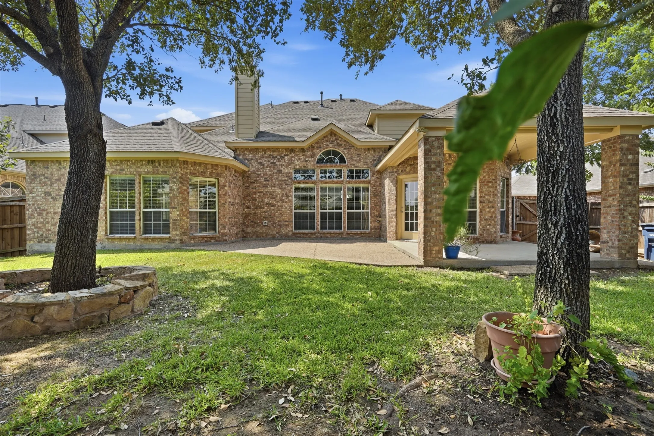 Single Family Residence For Sale in Tarrant County , 424 High Desert Drive, Fort Worth, Texas 76131, 5 Bedroom, 4 Bathroom, 3 Garage spaces, 3,542 Sqft, built in 2007, mls#21353324, Real Estate Agent in Fort Worth, Homes For Sale in Tarrant county, Homes For Sale in Fort Worth, Realtor in Fort Worth Texas, Real Estate Brokerage Independent Realty Texas, Luminita Cordes Realtor