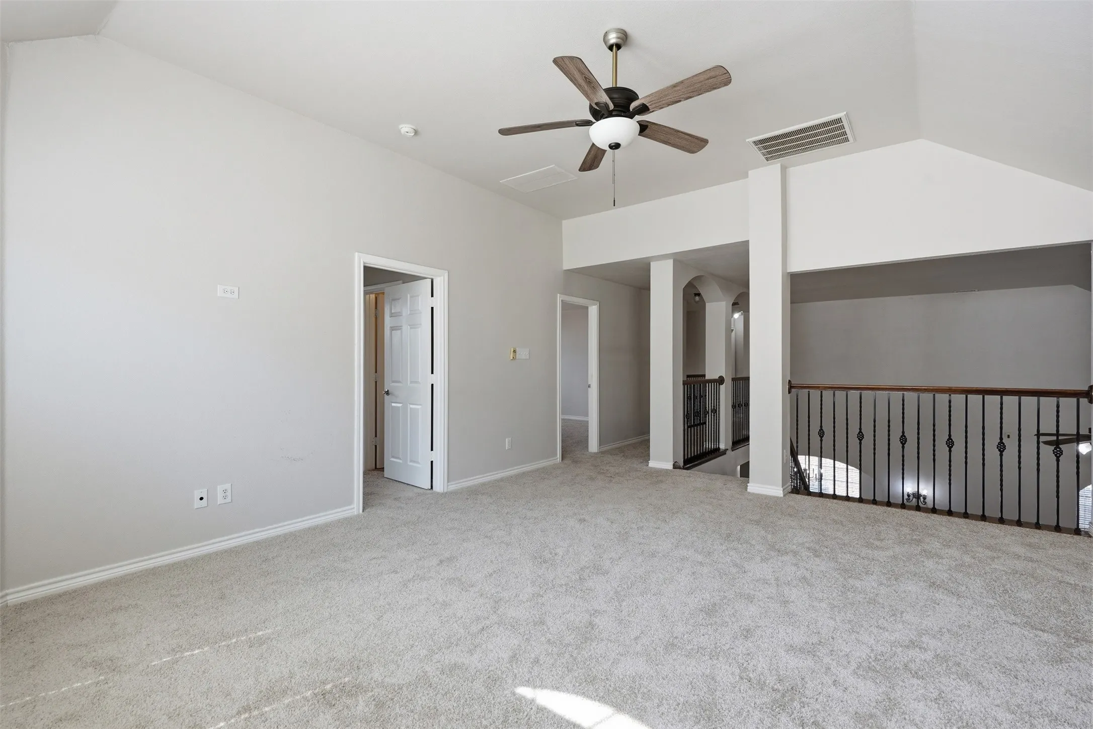 Single Family Residence For Sale in Tarrant County , 424 High Desert Drive, Fort Worth, Texas 76131, 5 Bedroom, 4 Bathroom, 3 Garage spaces, 3,542 Sqft, built in 2007, mls#21353324, Real Estate Agent in Fort Worth, Homes For Sale in Tarrant county, Homes For Sale in Fort Worth, Realtor in Fort Worth Texas, Real Estate Brokerage Independent Realty Texas, Luminita Cordes Realtor