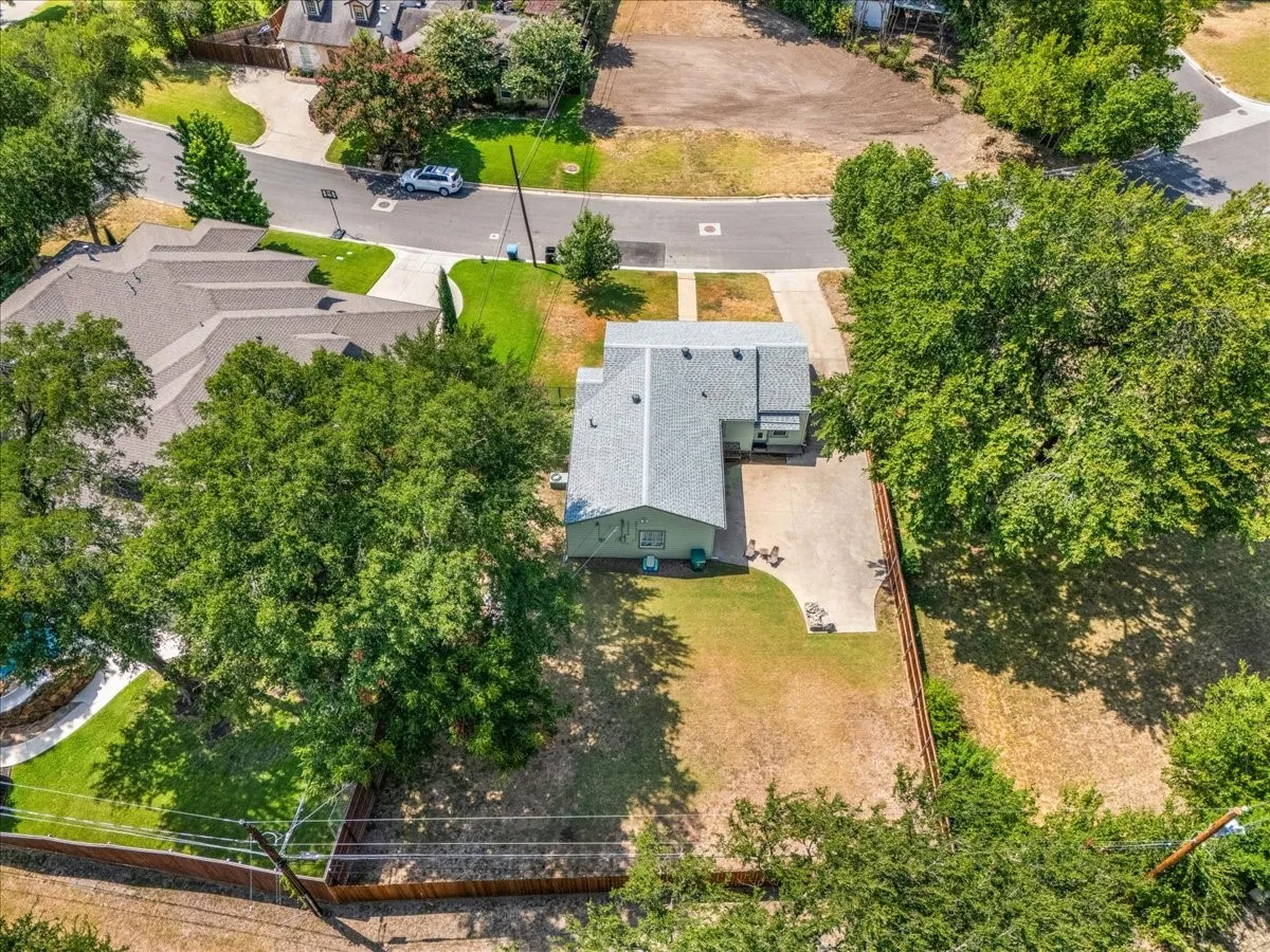 Single Family Residence For Rent in Tarrant County , 3720 Oaklawn Drive, Fort Worth, Texas 76107, 2 Bedroom, 1 Bathroom, 3 Garage spaces, 1,004 Sqft, built in 1942, mls#21353169, Real Estate Agent in Fort Worth, Homes For Rent in Tarrant county, Homes For Rent in Fort Worth, Realtor in Fort Worth Texas, Real Estate Brokerage Independent Realty Texas, Luminita Cordes Realtor