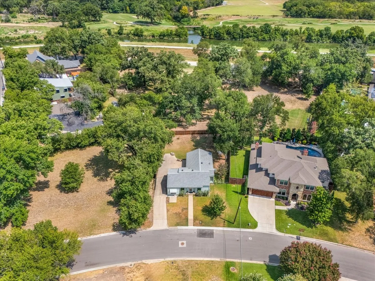 Single Family Residence For Rent in Tarrant County , 3720 Oaklawn Drive, Fort Worth, Texas 76107, 2 Bedroom, 1 Bathroom, 3 Garage spaces, 1,004 Sqft, built in 1942, mls#21353169, Real Estate Agent in Fort Worth, Homes For Rent in Tarrant county, Homes For Rent in Fort Worth, Realtor in Fort Worth Texas, Real Estate Brokerage Independent Realty Texas, Luminita Cordes Realtor