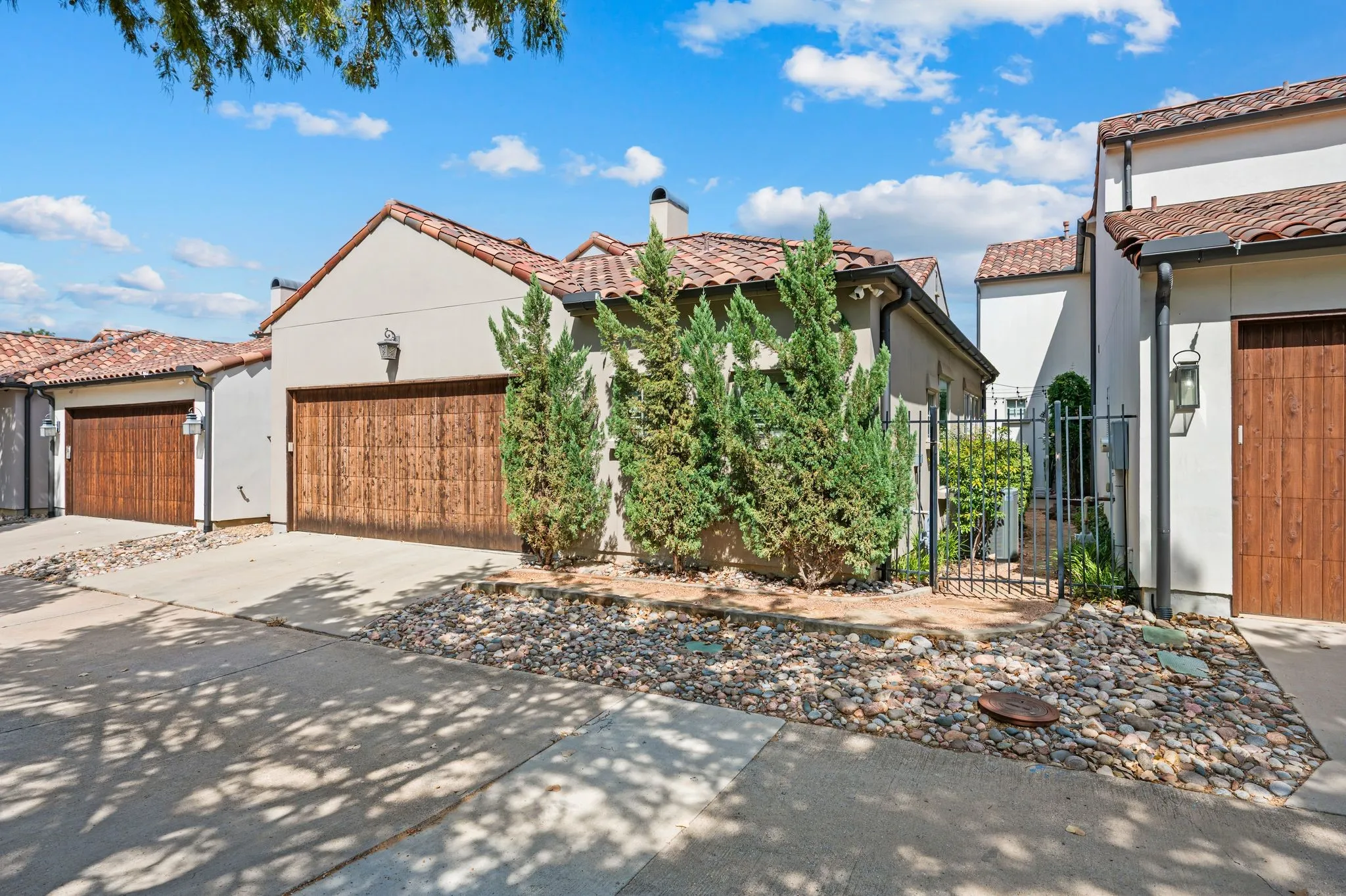 Single Family Residence For Sale in Tarrant County , 50 Village Lane, Colleyville, Texas 76034, 3 Bedroom, 4 Bathroom, 2 Garage spaces, 2,597 Sqft, built in 2015, mls#21350326, Real Estate Agent in Colleyville, Homes For Sale in Tarrant county, Homes For Sale in Colleyville, Realtor in Colleyville Texas, Real Estate Brokerage Independent Realty Texas, Luminita Cordes Realtor