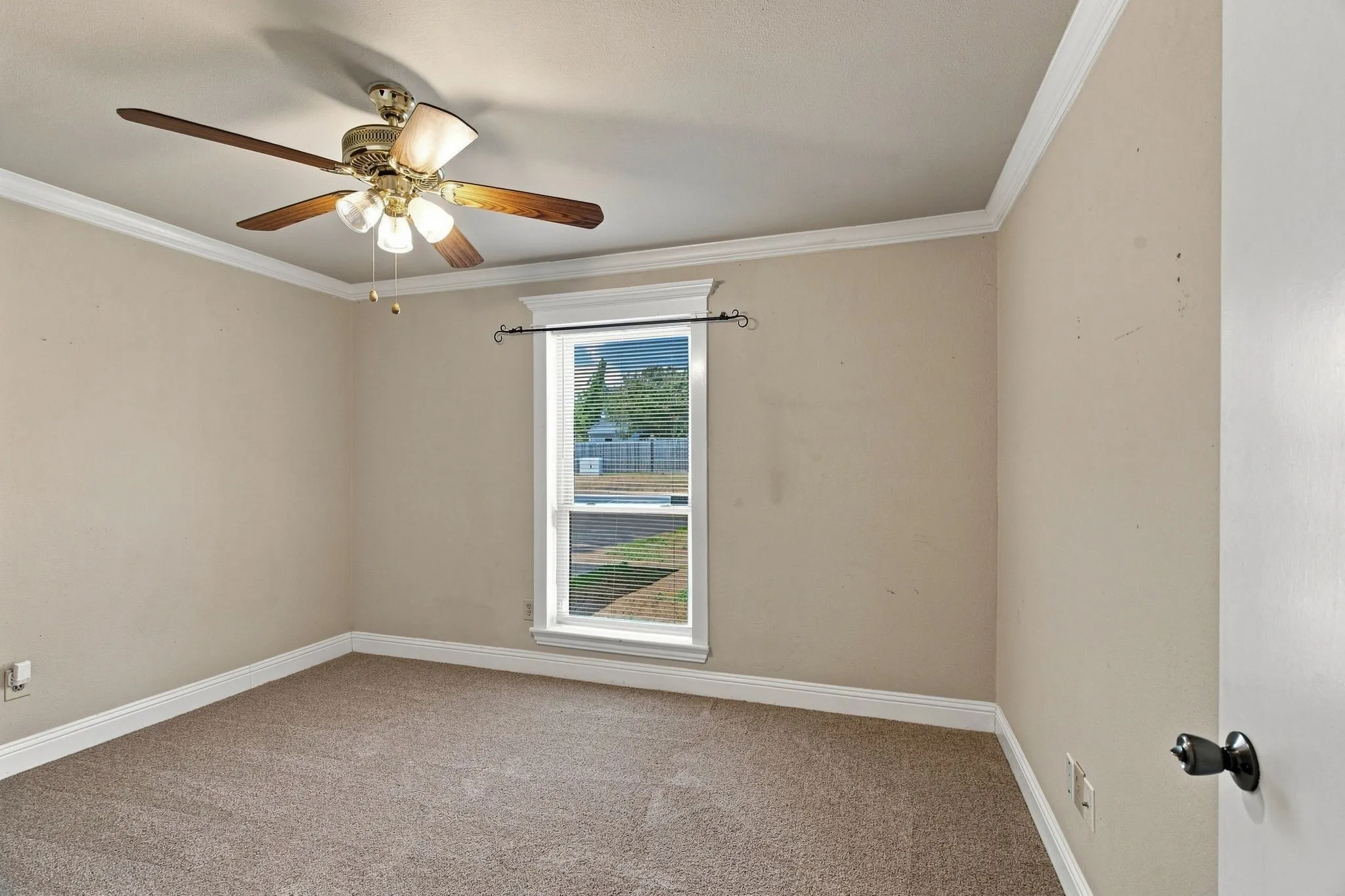 Single Family Residence For Sale in Tarrant County , 4202 Maple Springs Drive, Arlington, Texas 76001, 3 Bedroom, 2 Bathroom, 2 Garage spaces, 1,310 Sqft, built in 1982, mls#21343451, Real Estate Agent in Arlington, Homes For Sale in Tarrant county, Homes For Sale in Arlington, Realtor in Arlington Texas, Real Estate Brokerage Independent Realty Texas, Luminita Cordes Realtor
