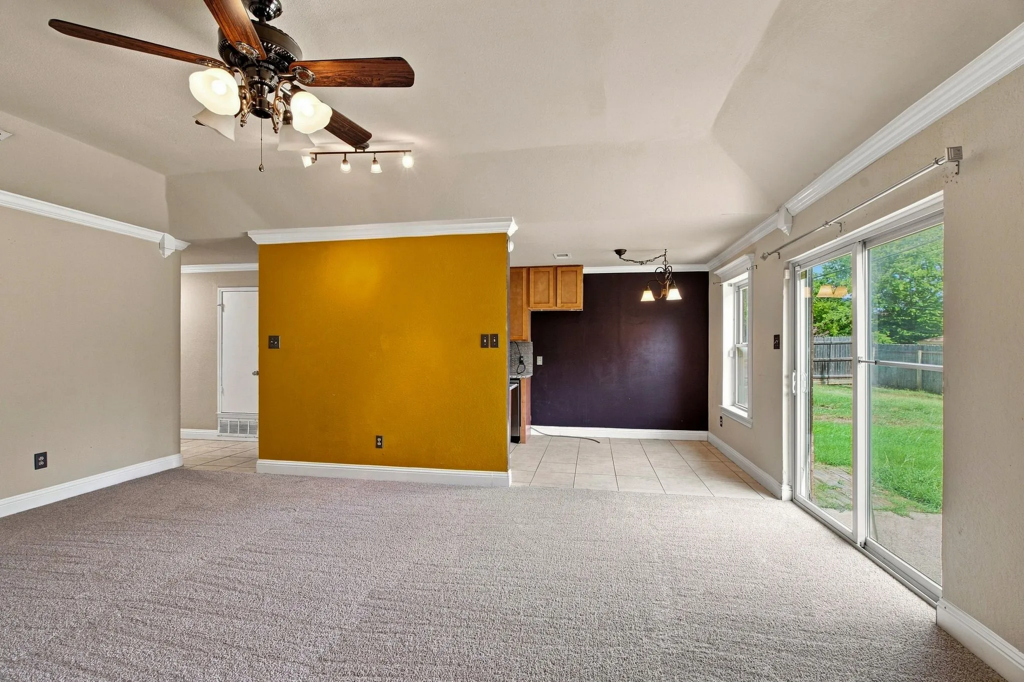 Single Family Residence For Sale in Tarrant County , 4202 Maple Springs Drive, Arlington, Texas 76001, 3 Bedroom, 2 Bathroom, 2 Garage spaces, 1,310 Sqft, built in 1982, mls#21343451, Real Estate Agent in Arlington, Homes For Sale in Tarrant county, Homes For Sale in Arlington, Realtor in Arlington Texas, Real Estate Brokerage Independent Realty Texas, Luminita Cordes Realtor