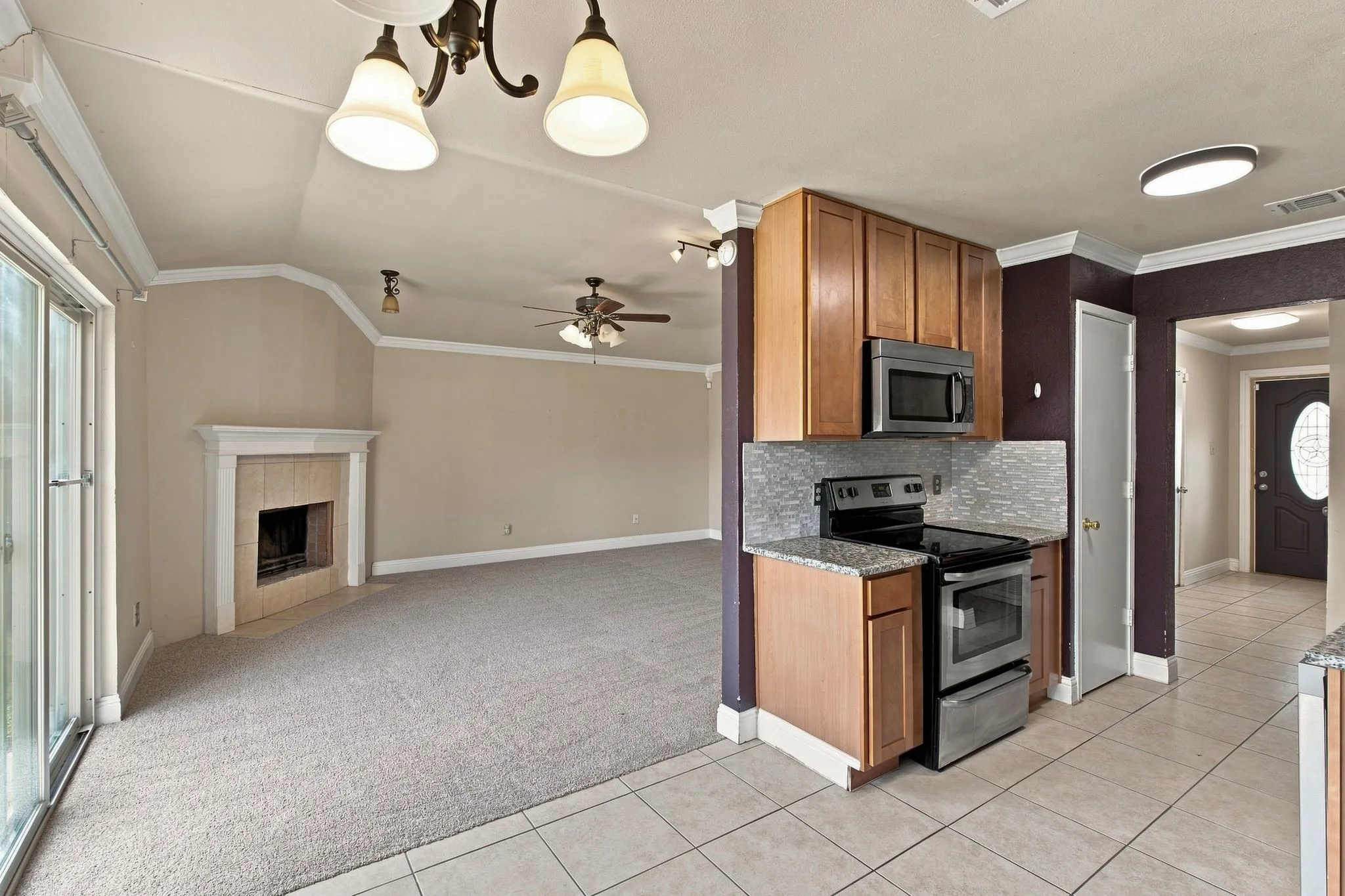 Single Family Residence For Sale in Tarrant County , 4202 Maple Springs Drive, Arlington, Texas 76001, 3 Bedroom, 2 Bathroom, 2 Garage spaces, 1,310 Sqft, built in 1982, mls#21343451, Real Estate Agent in Arlington, Homes For Sale in Tarrant county, Homes For Sale in Arlington, Realtor in Arlington Texas, Real Estate Brokerage Independent Realty Texas, Luminita Cordes Realtor
