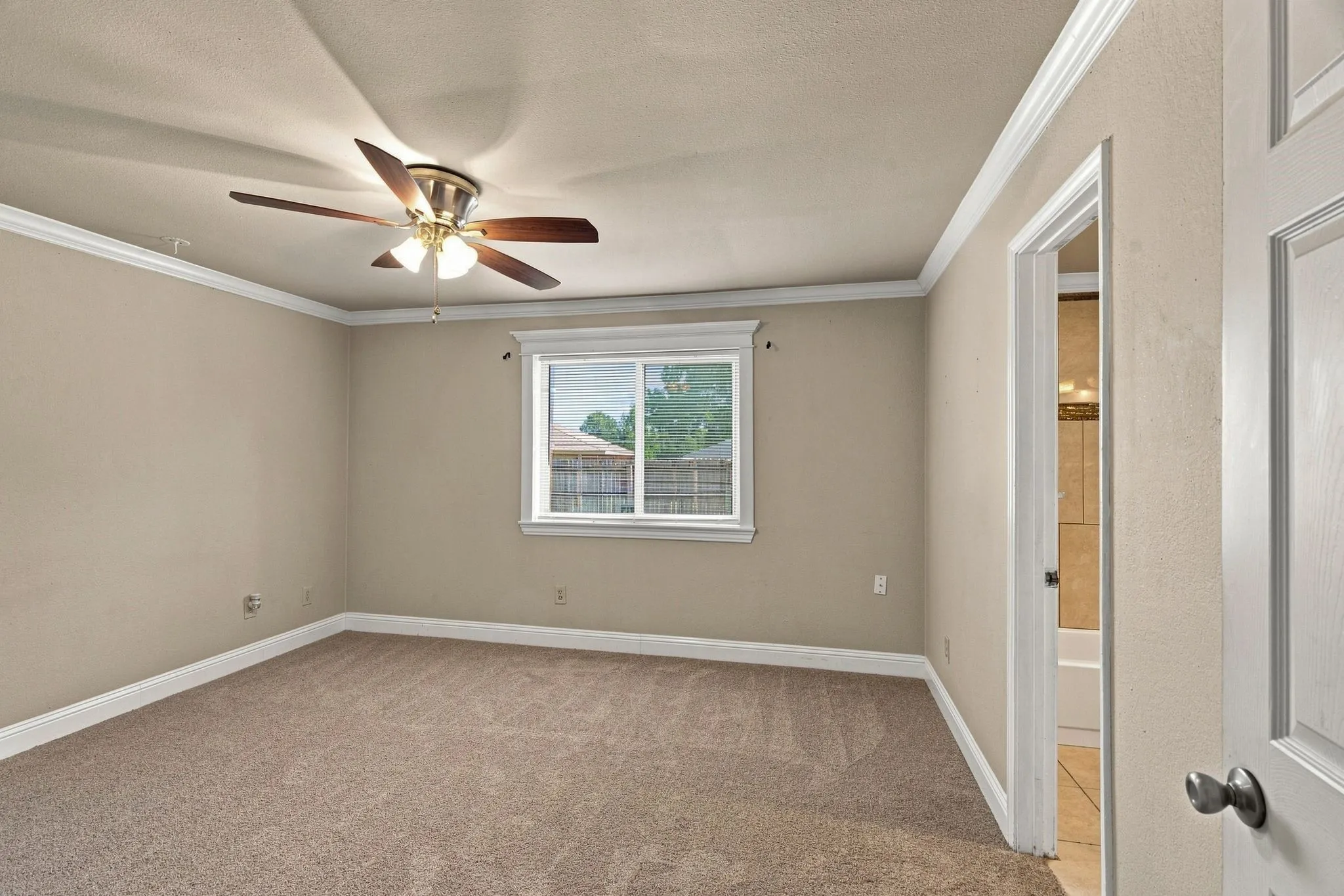 Single Family Residence For Sale in Tarrant County , 4202 Maple Springs Drive, Arlington, Texas 76001, 3 Bedroom, 2 Bathroom, 2 Garage spaces, 1,310 Sqft, built in 1982, mls#21343451, Real Estate Agent in Arlington, Homes For Sale in Tarrant county, Homes For Sale in Arlington, Realtor in Arlington Texas, Real Estate Brokerage Independent Realty Texas, Luminita Cordes Realtor